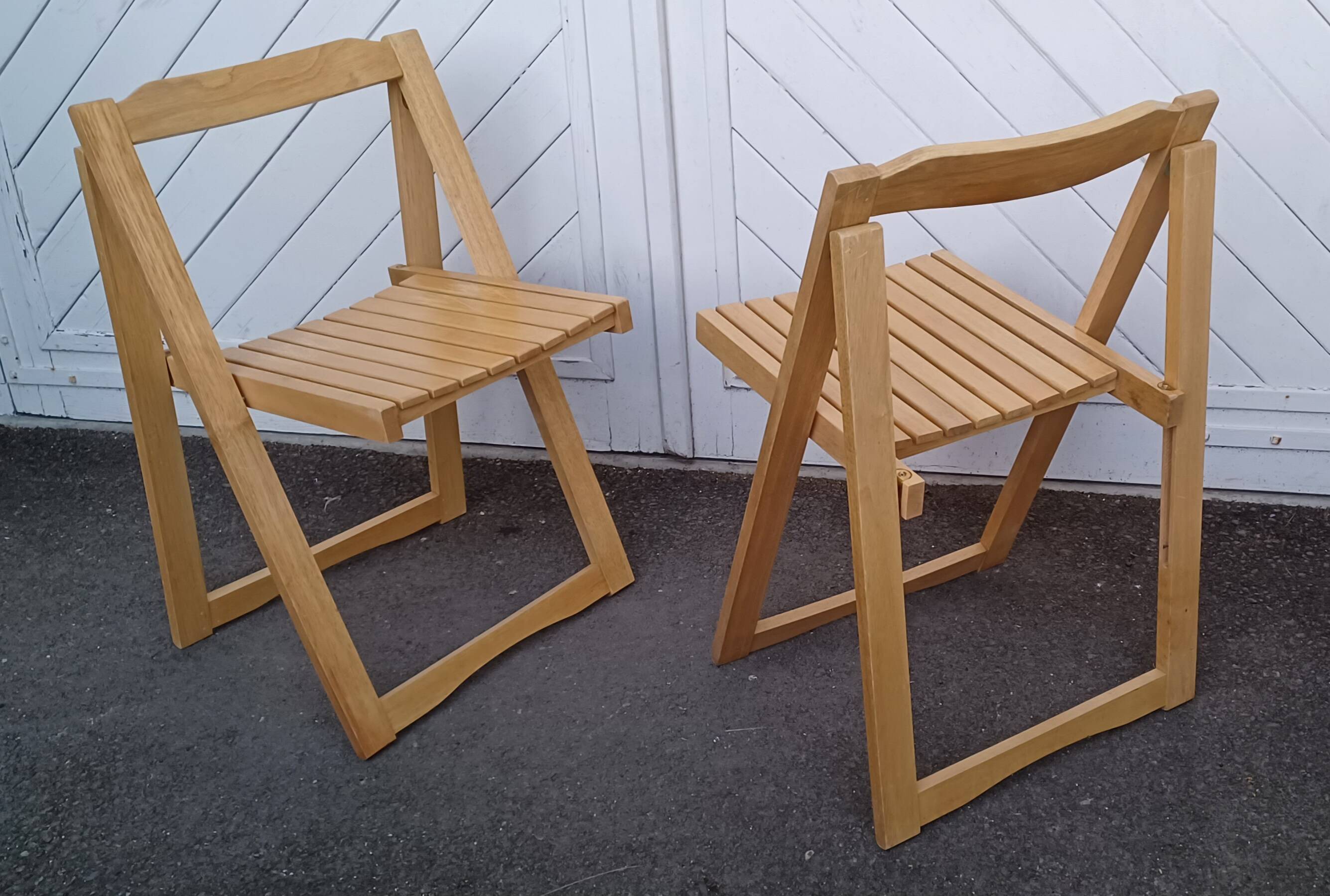 Paire de chaises pliantes en hêtre vintage