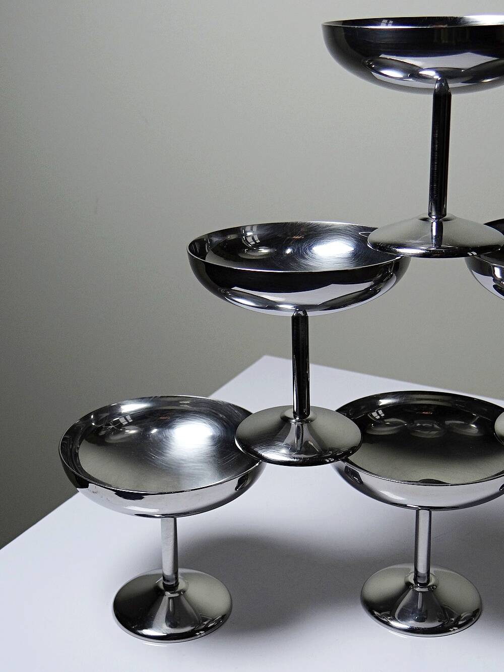 6 vintage dessert bowls on a pedestal in stainless steel in the style of Guy Degrenne.