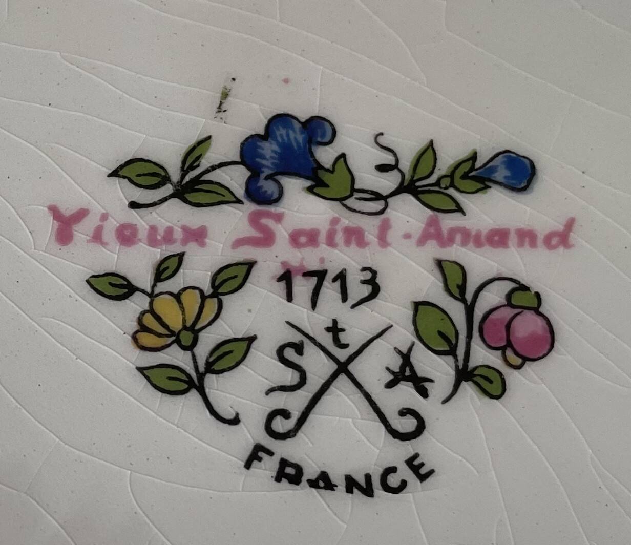 Antique serving dish in Saint-Amand earthenware (Nord)