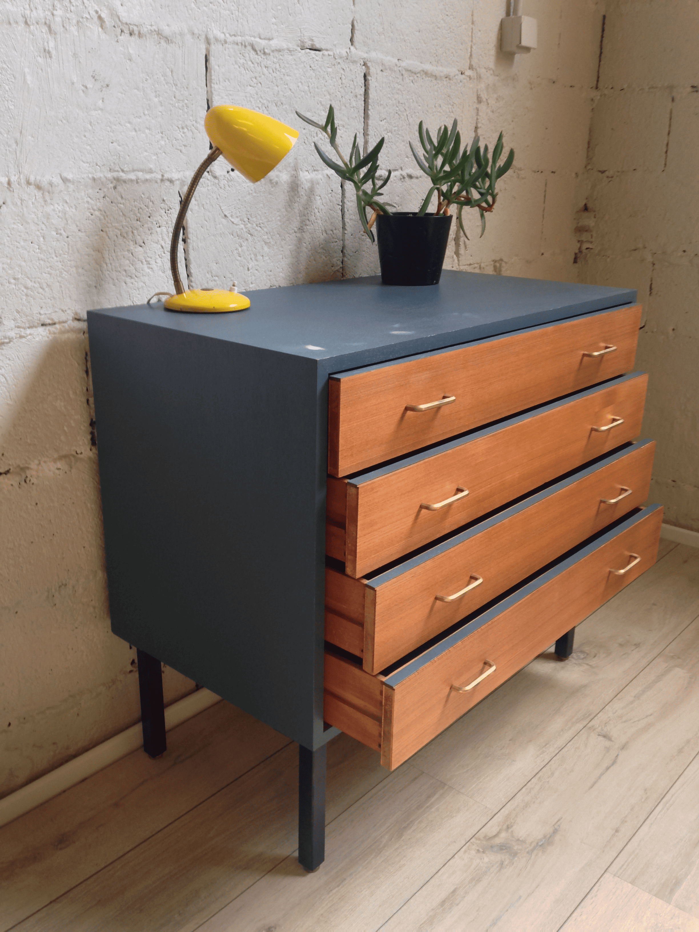 Dresser of the 50s/60s