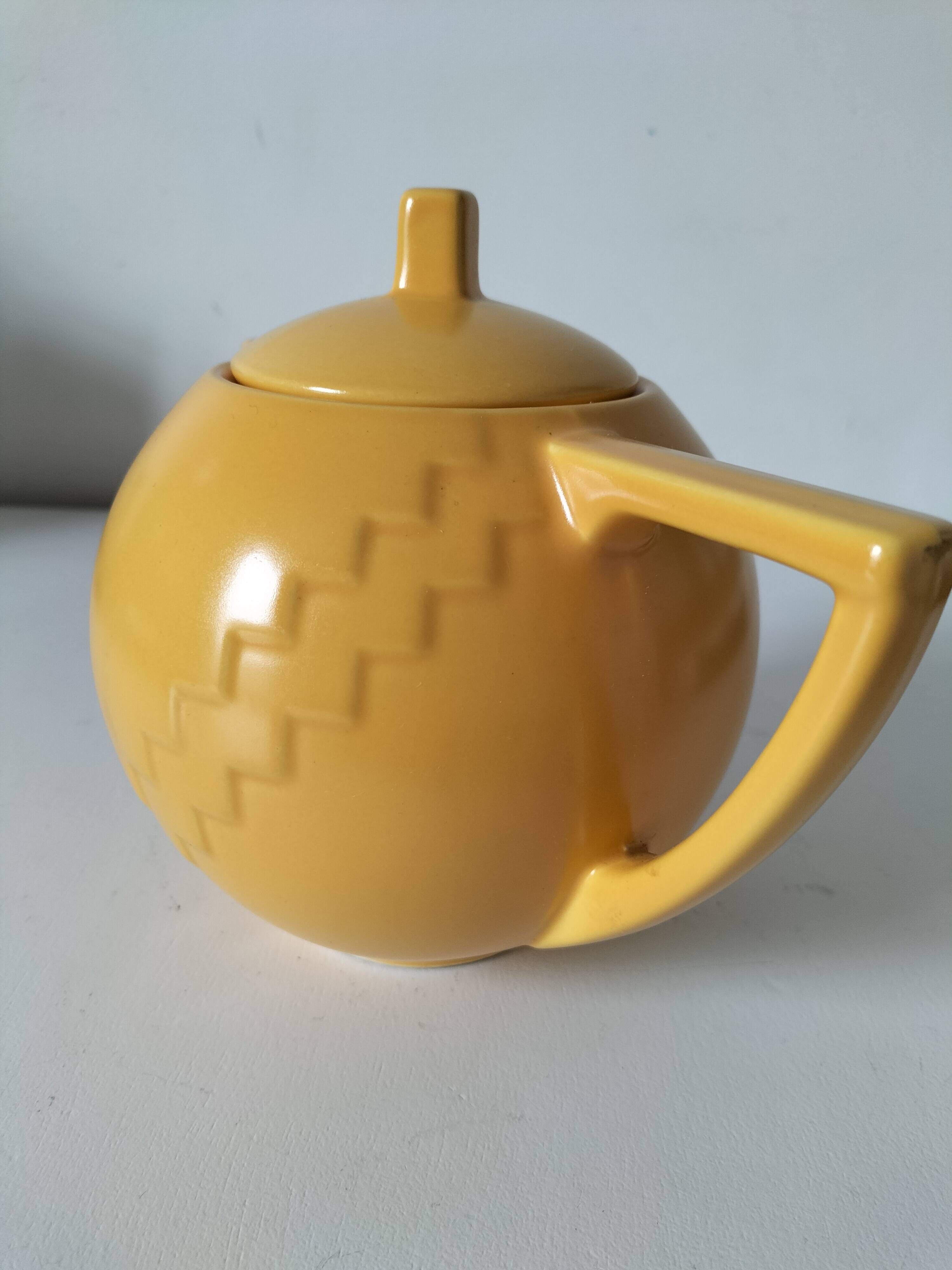 Salins Teapot – Memphis Design 1980s, Golden Yellow Color