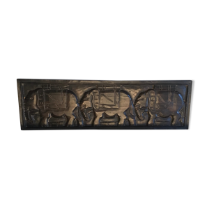 Panneau fronton en bois sculpté