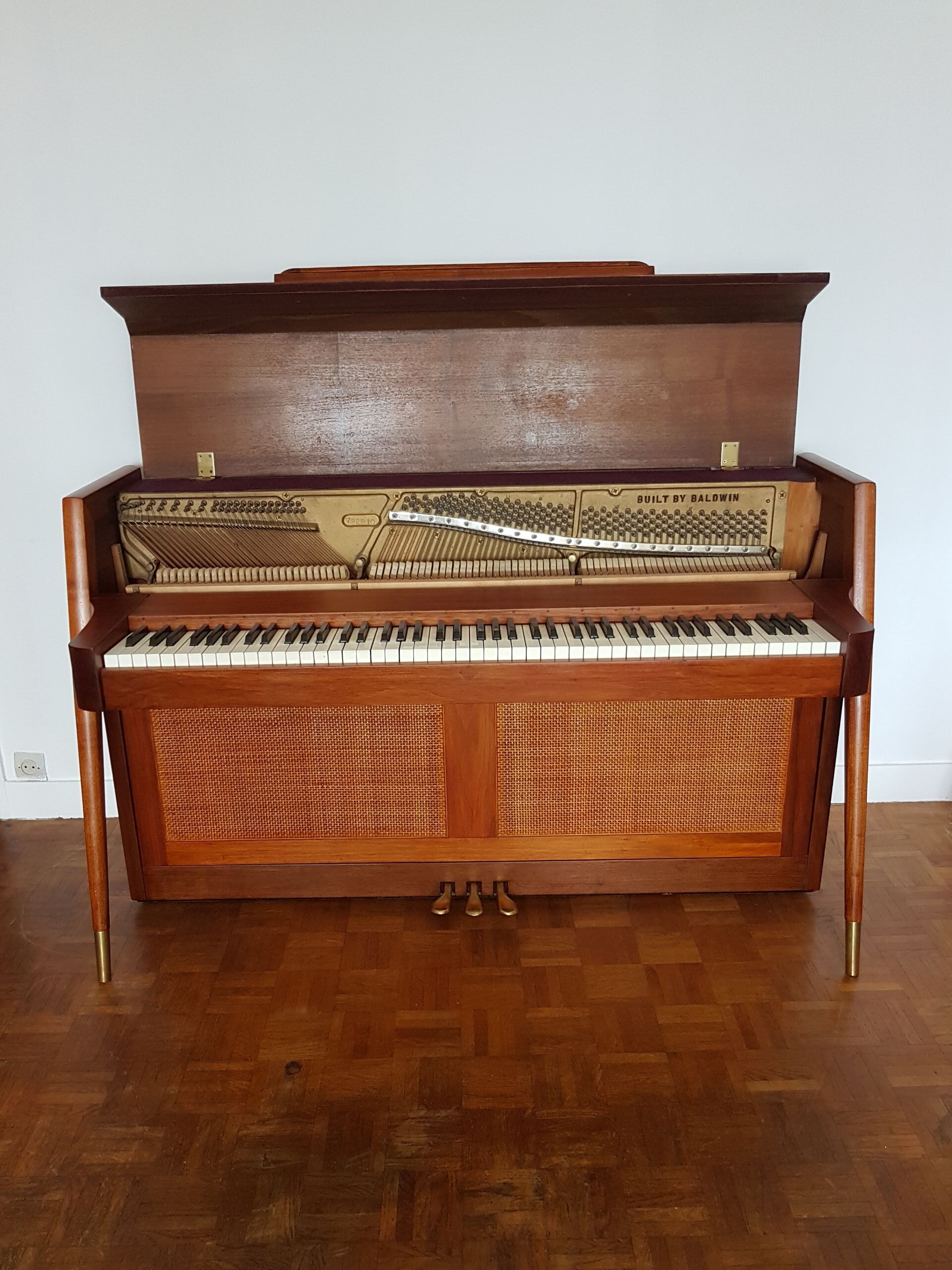 Piano Danois style Acrosonic par Baldwin