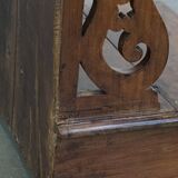 Banc d'église ancien en pin avec compartiments de rangement du 18e siècle