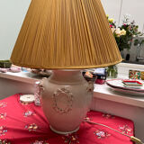 Provençal style lamp with silk shade