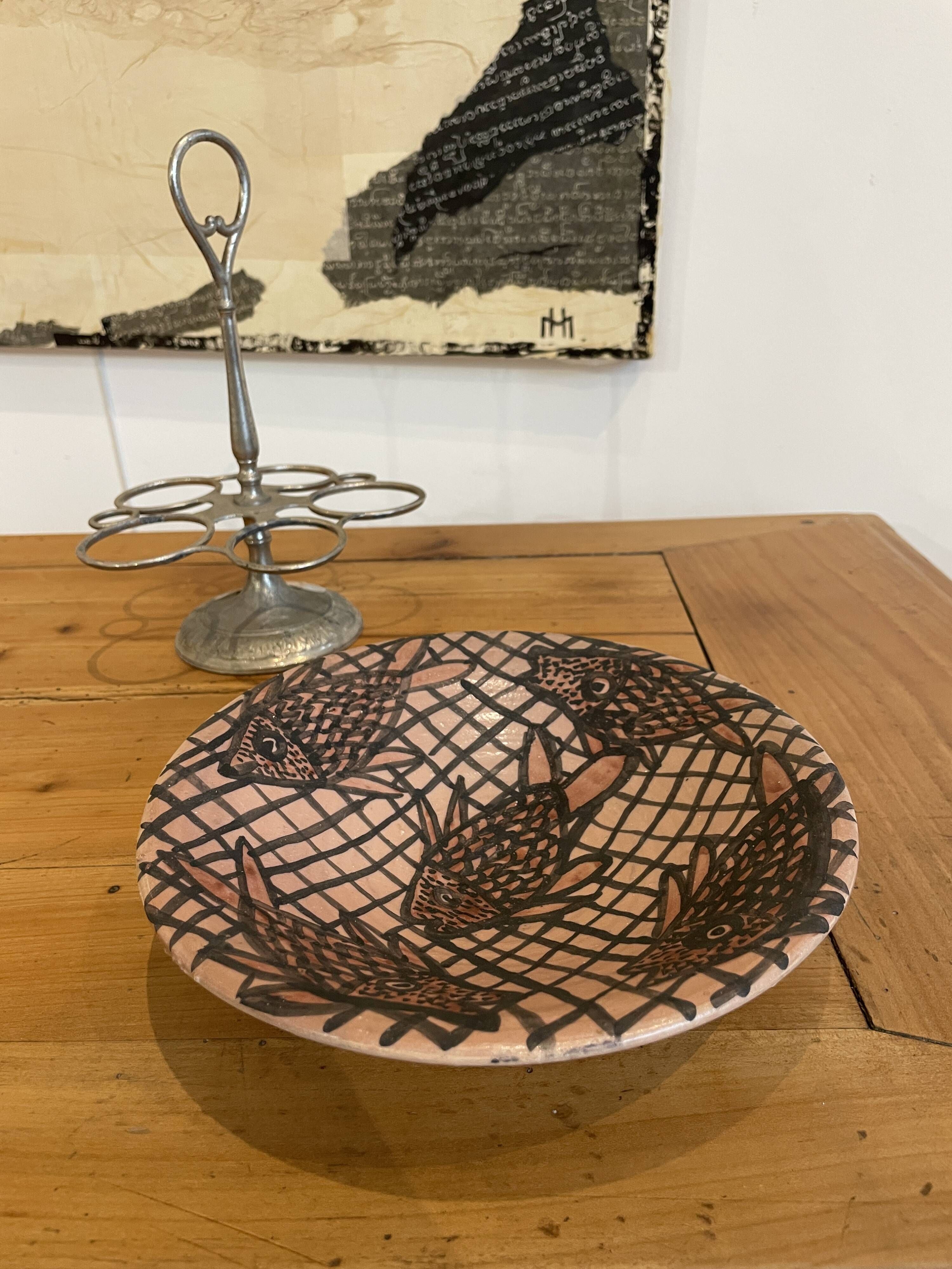 Modernist ceramic plate "Fish in a net" – Atelier Segui