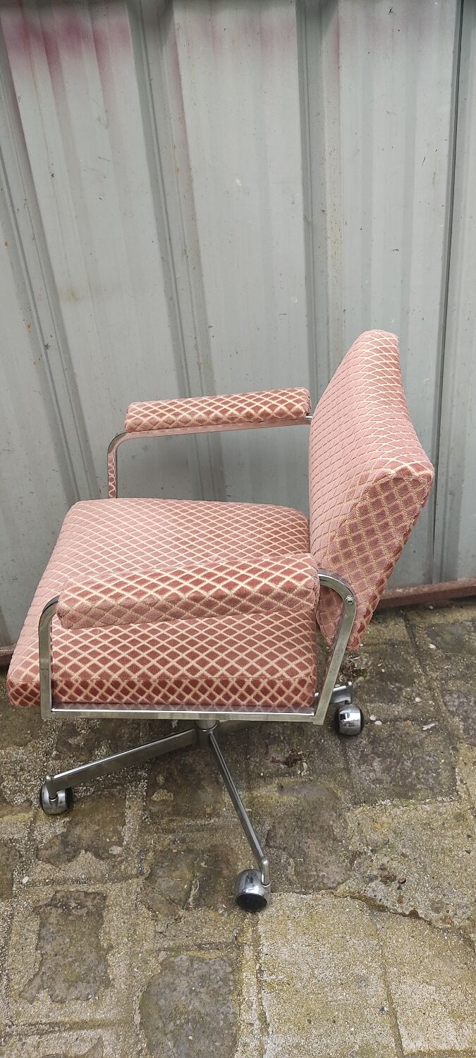 Vintage armchair 1970 chrome and velvet Wilhelm Ritz