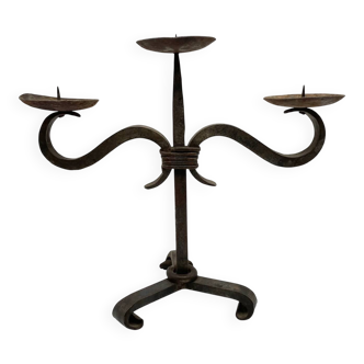 Chandelier Brutaliste en fer forgé – Travail artisanal
