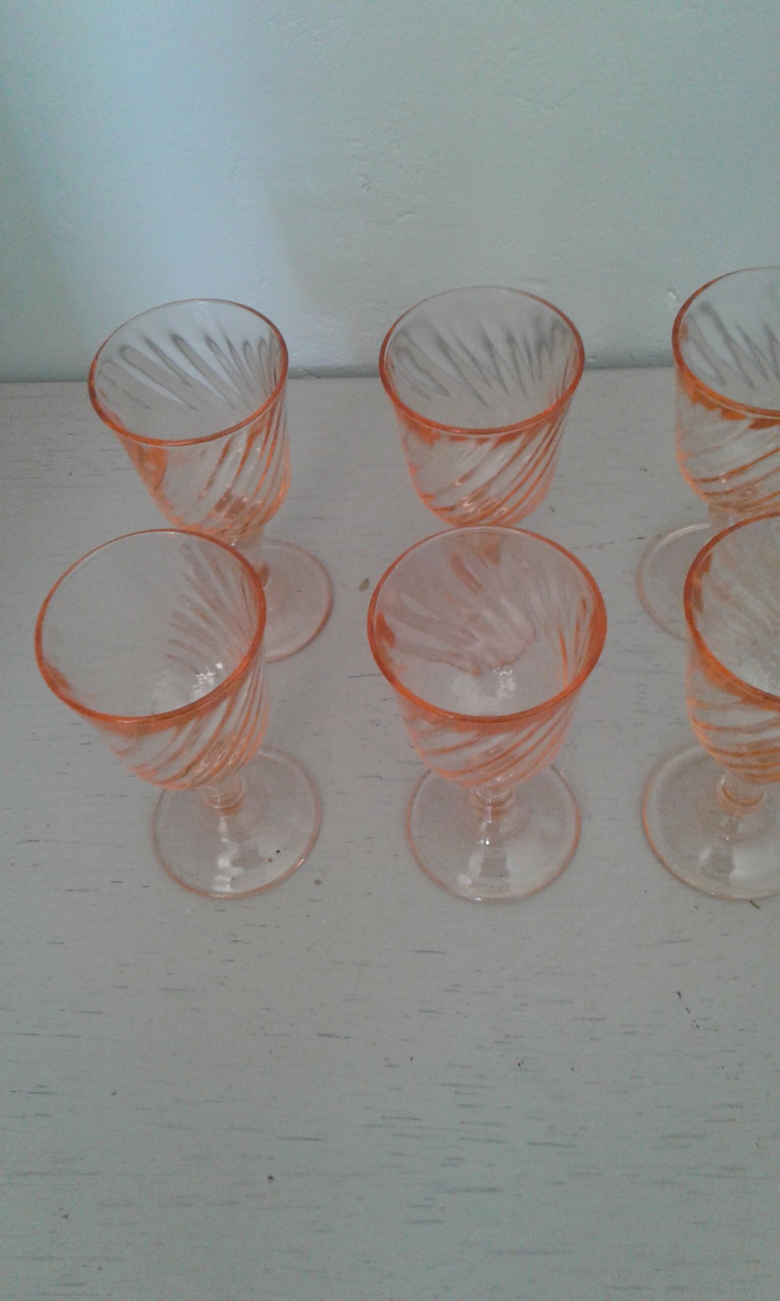 8 glasses on port standing