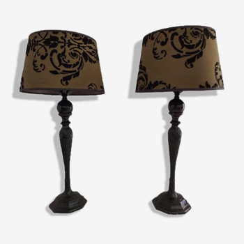 Paire de lampes pied en bois de couleur noire et abat-jour tissu en dévoré velours arabesque noire