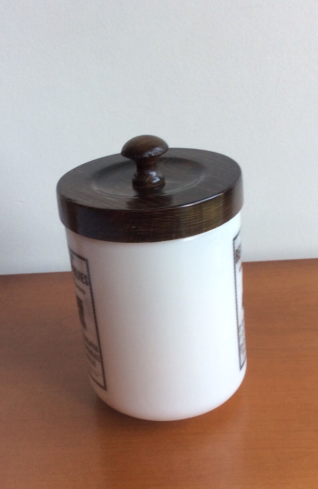 Opaline advertising pot