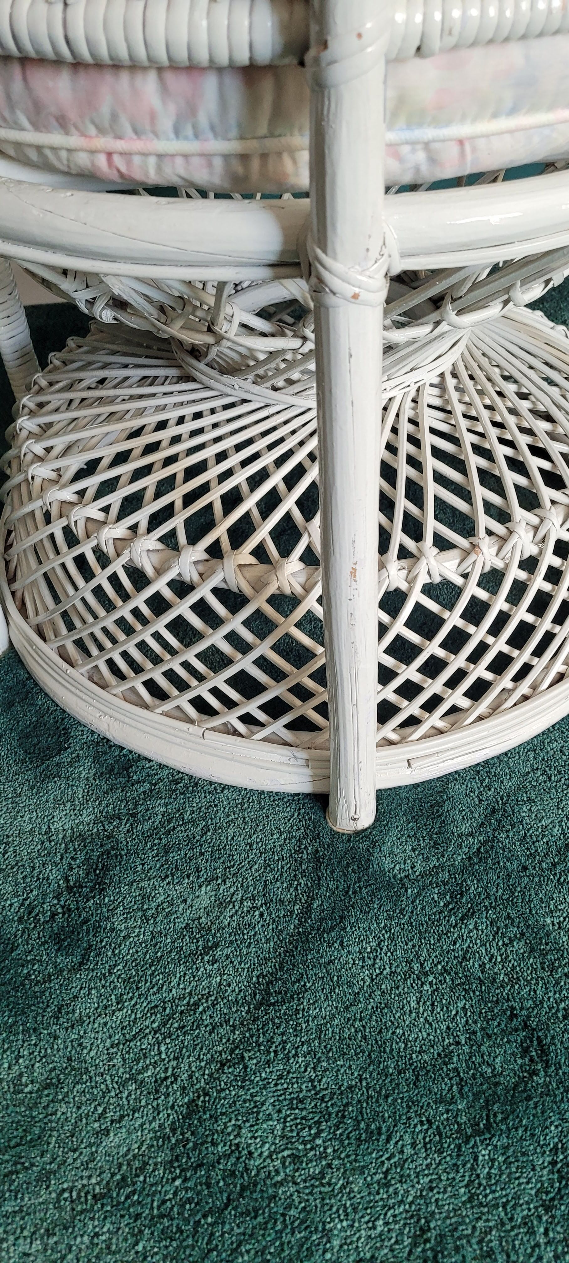 Armchair Emmanuelle white with cushion