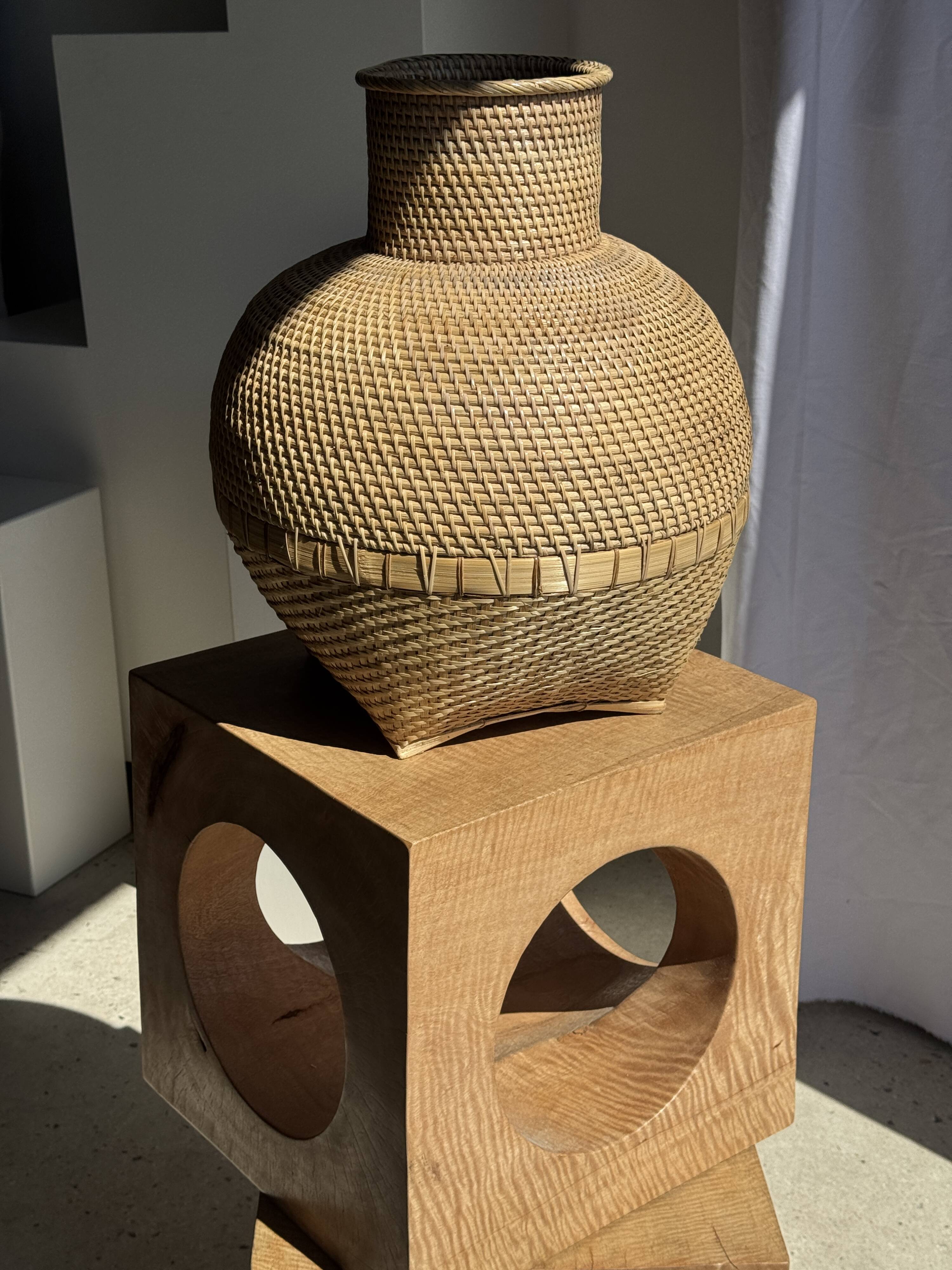 Coffee table, or openwork cubic stool in natural monoxyle mango wood H40.