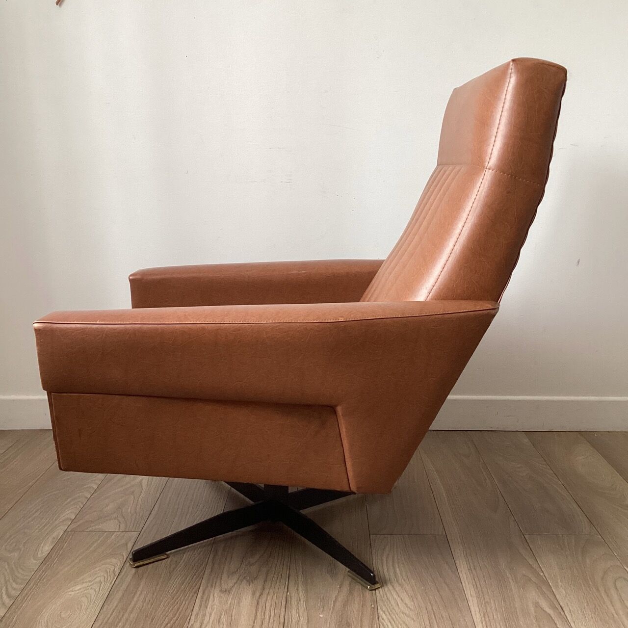 Swivel armchair 70s