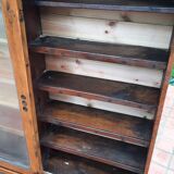 Showcase to install or hang