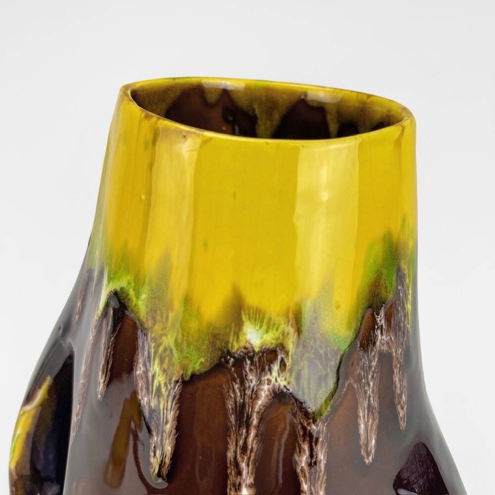 Vase with handle in glazed ceramic with vintage drips