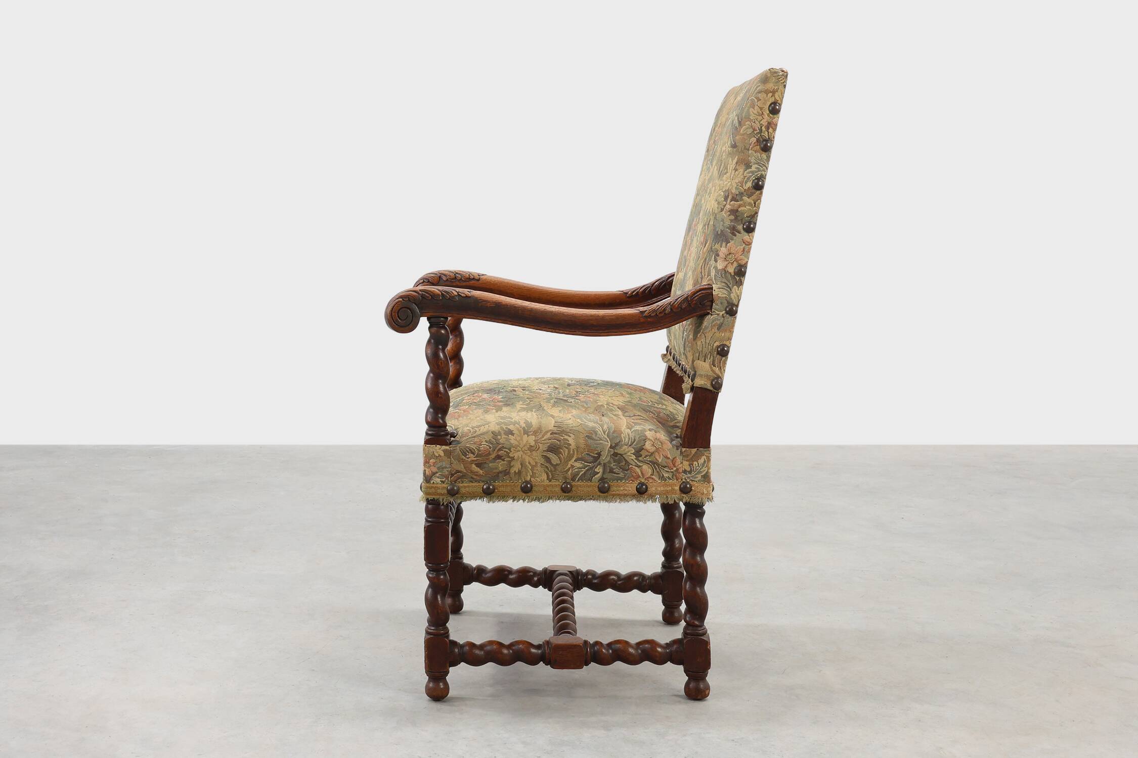 Antique armchair in walnut with tapestry upholstery, UK 17th century