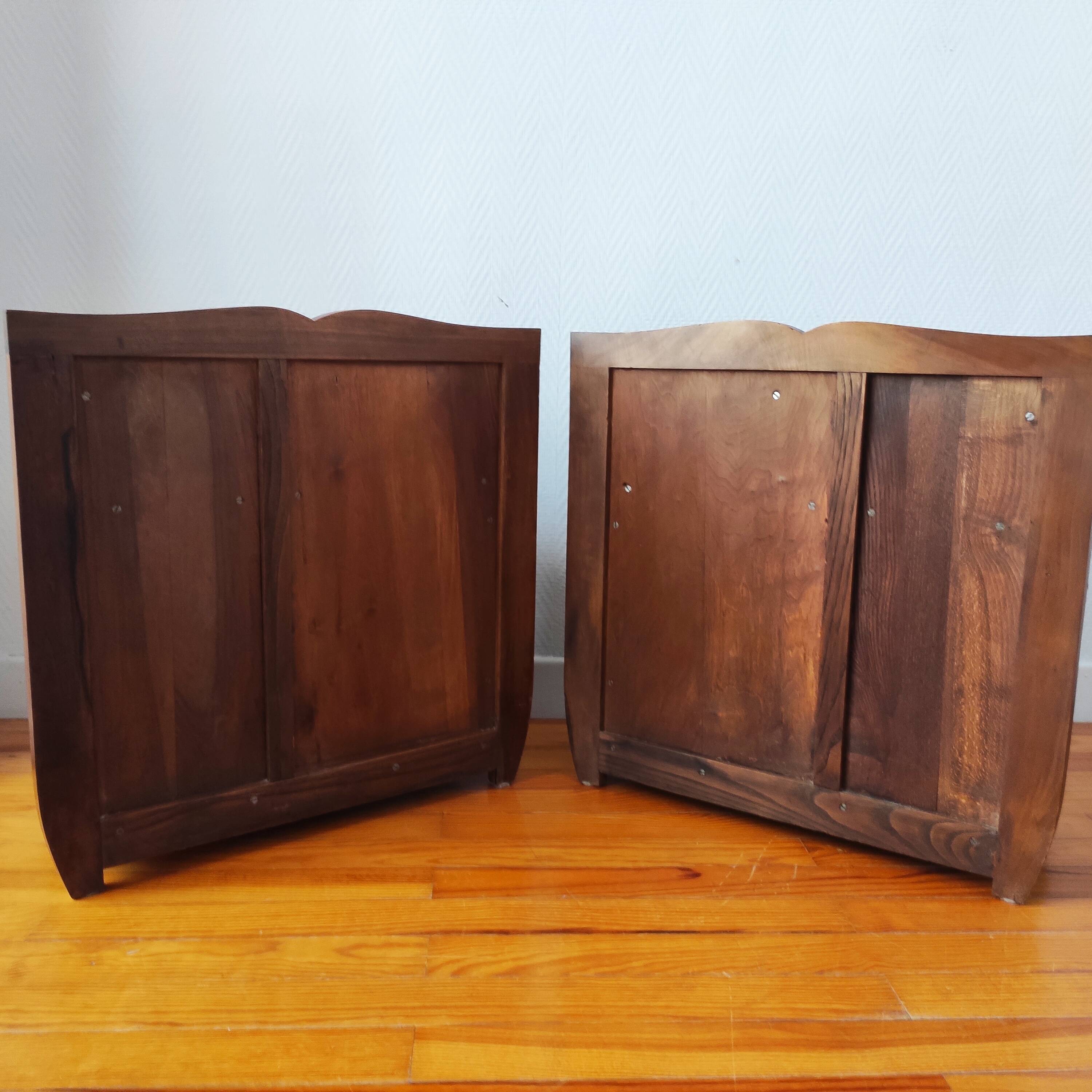 Pair of Art Deco 1930 walnut bedside tables