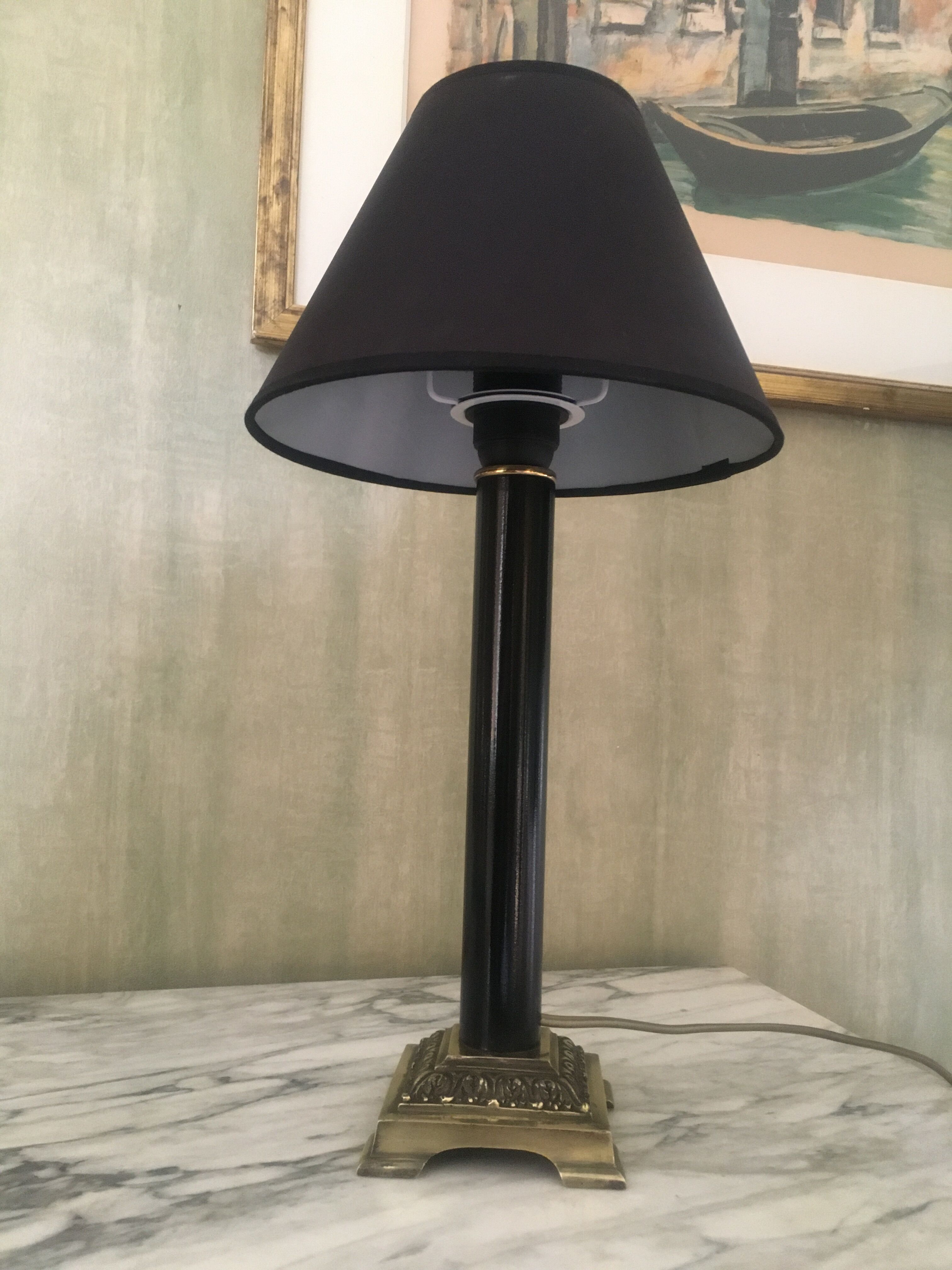 Lamp with brass foot