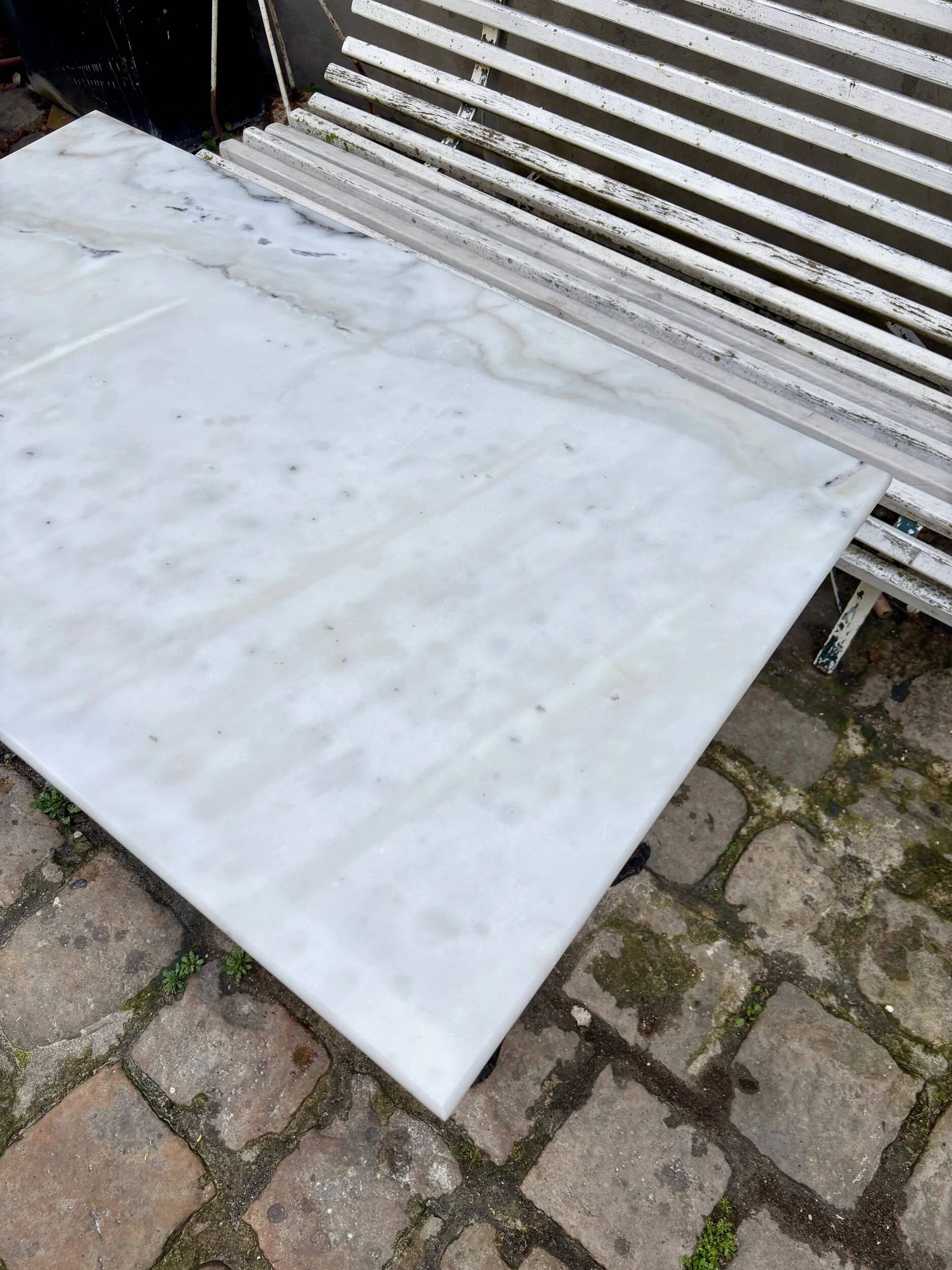 Bistro table in grey marble and black cast iron 100 x 60 cm