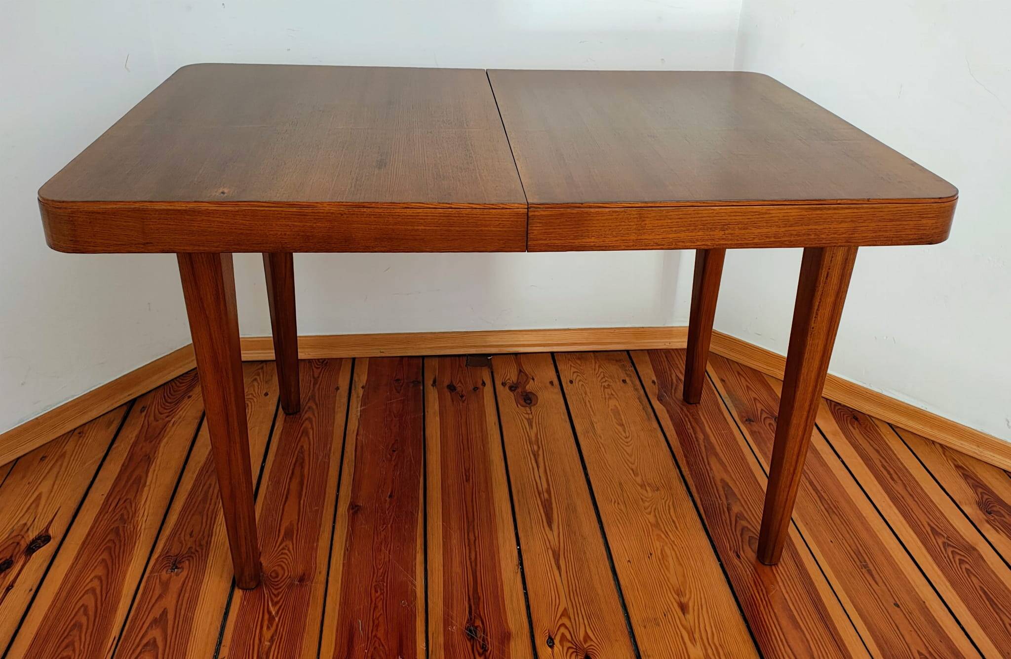 Czechoslovakian Extendable Table by J. Halabala for Jitona, 1960s