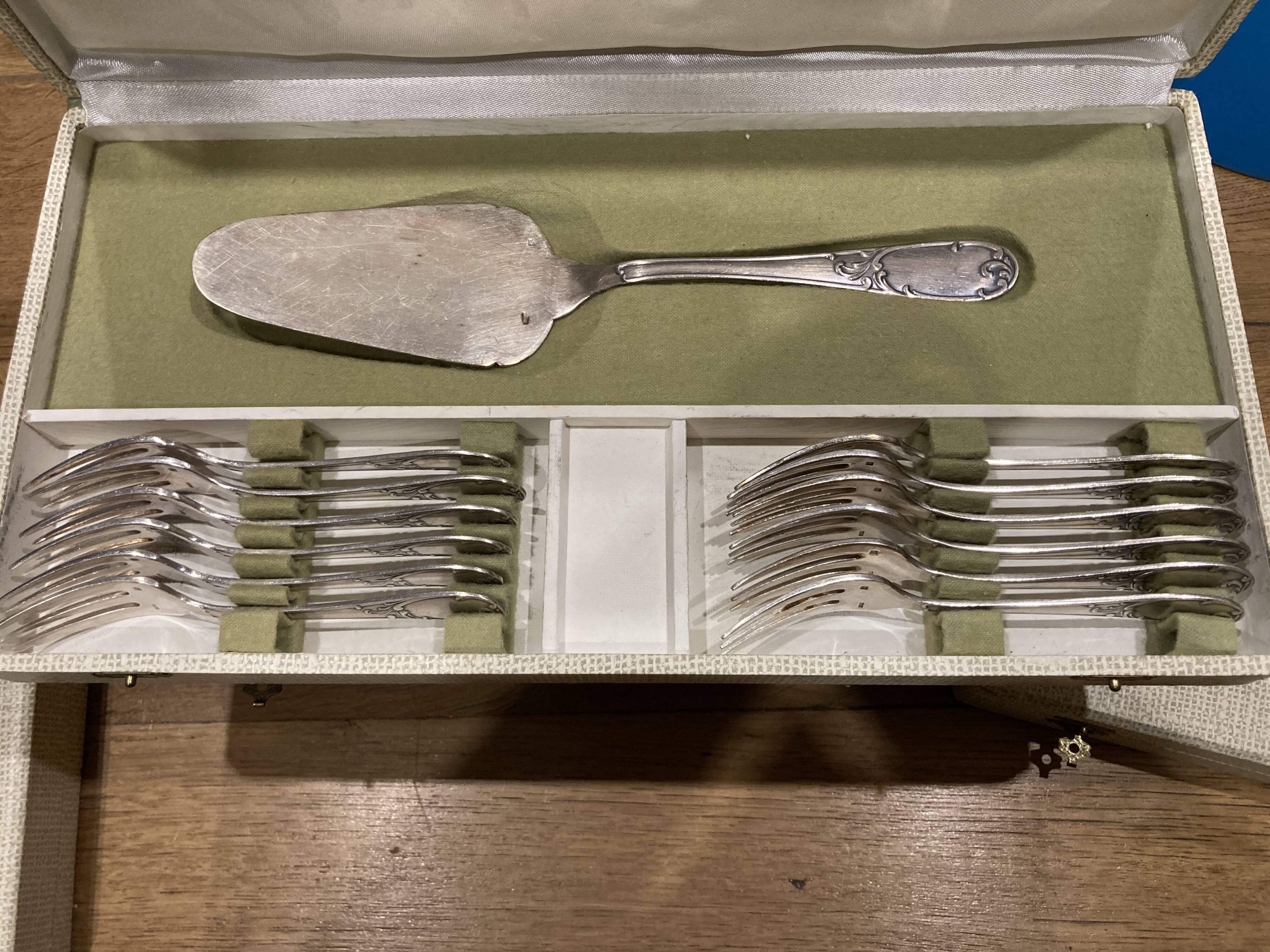 François Frionnet 130p silver metal housekeeper