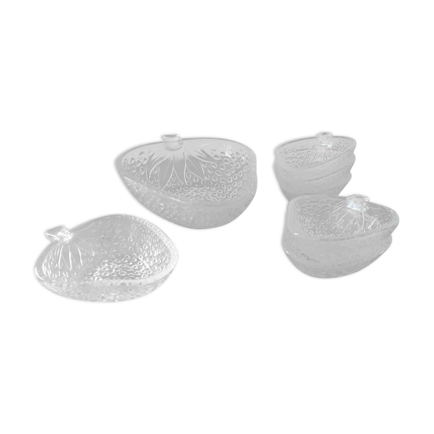Strawberry-shaped vintage fruit salad service