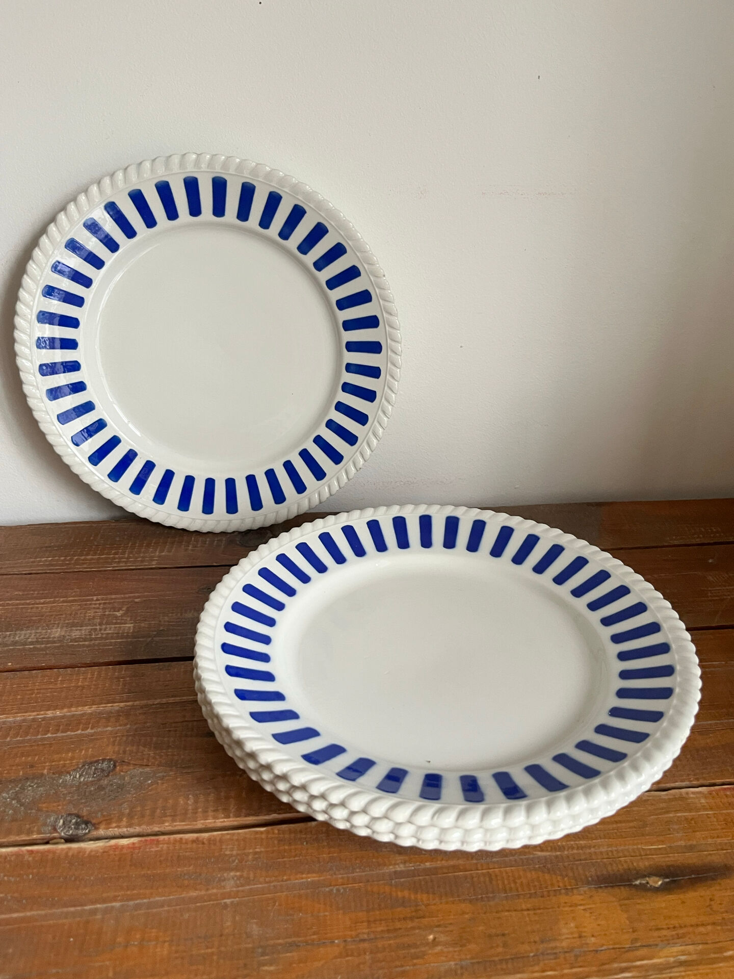 4 dinner plates