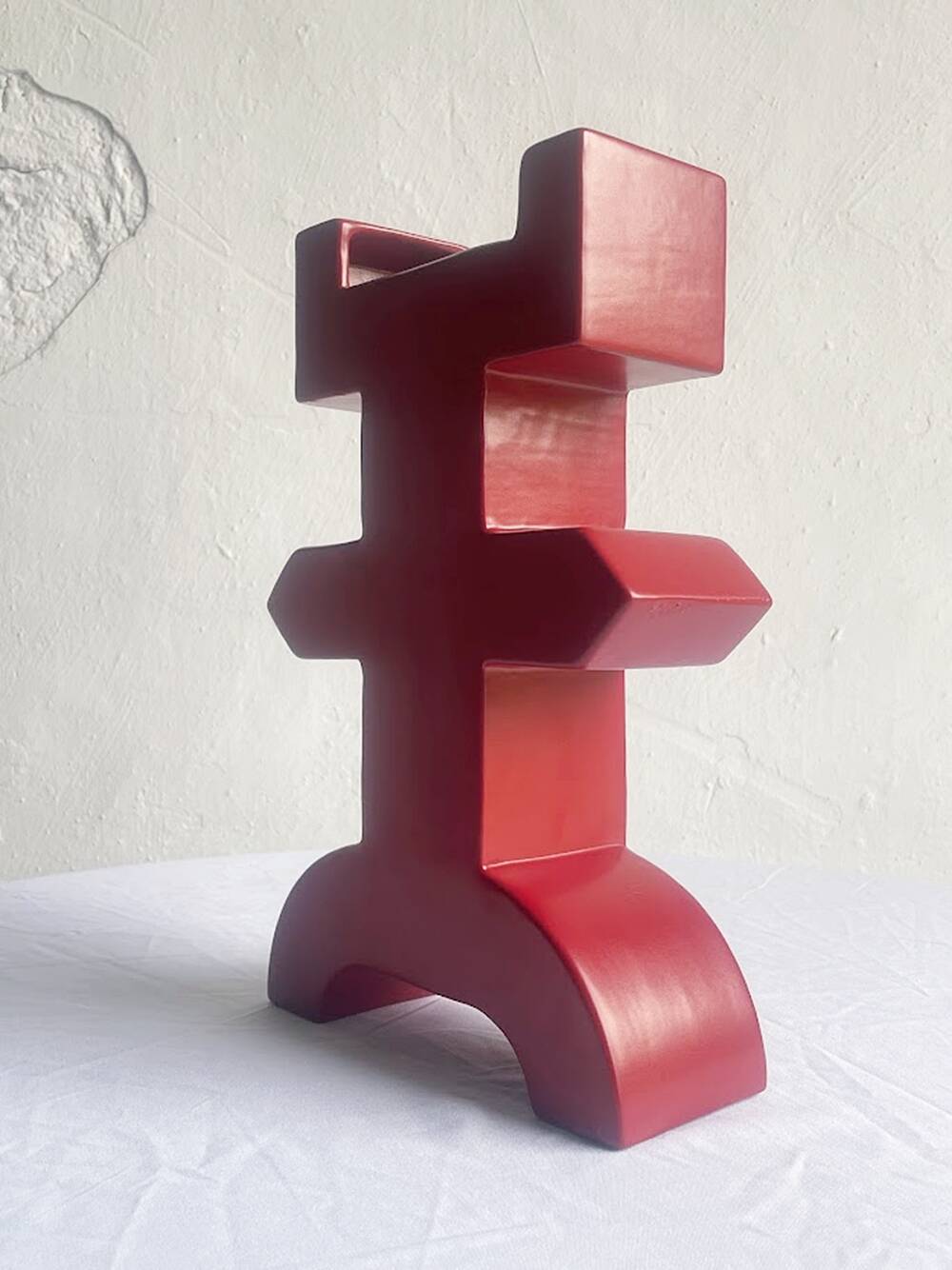 Memphis Milano “Maya” ceramic vase by Florio, 1990s