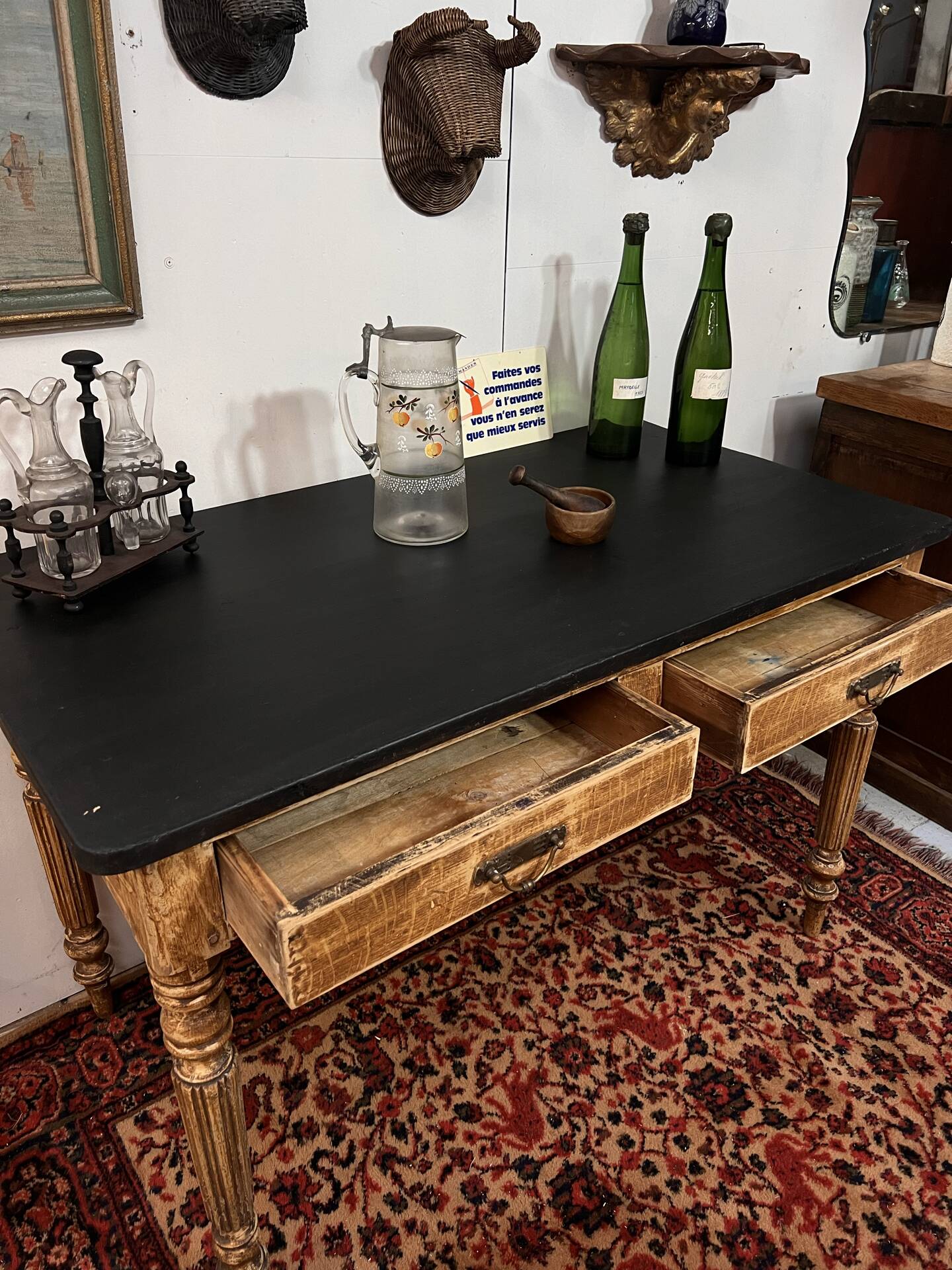 Ancienne table de cuisine en sapin
