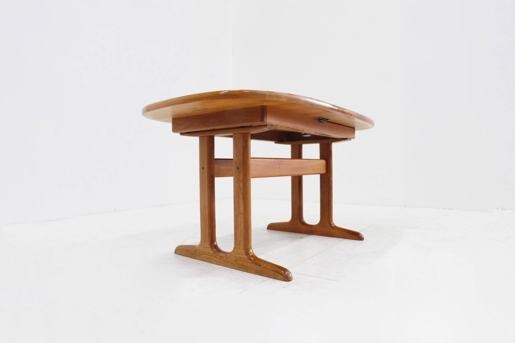 Table à manger ovale extensible vintage Glostrup danoise en teck massif des années 1960