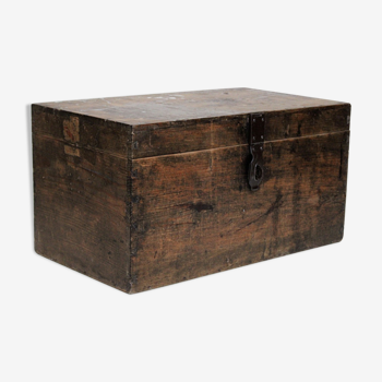 Old wooden chest sncf