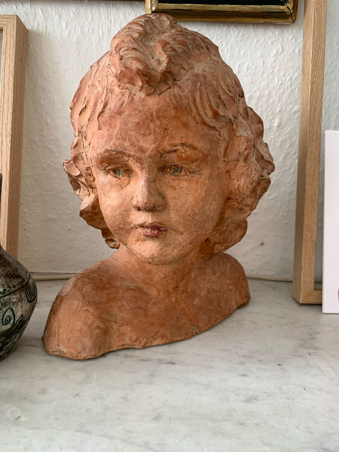 Buste en terre cuite d’une Enfant
