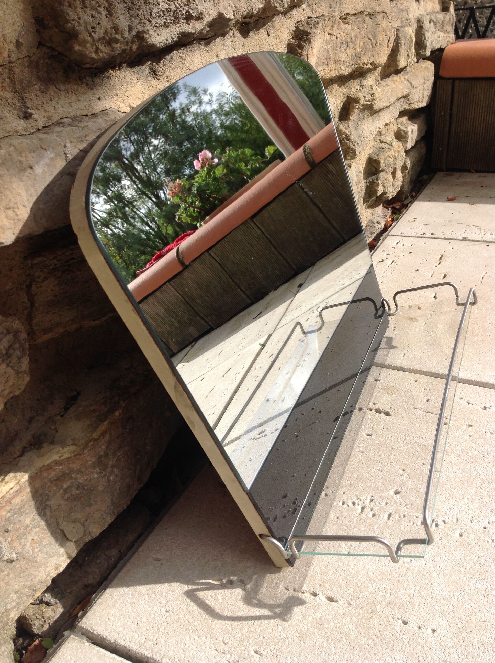 Two-tone bathroom mirror with its tablet, vintage 50s/60s