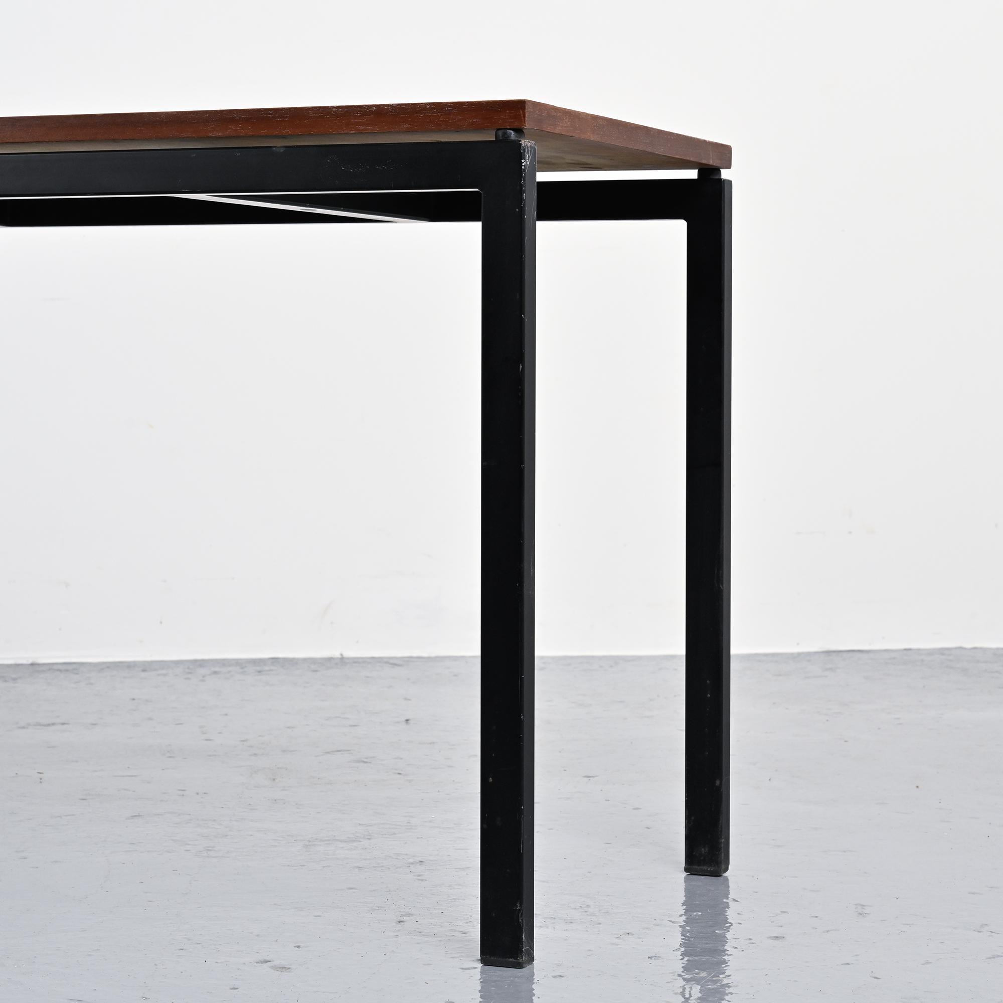 Bureau Cansado par Charlotte Perriand, circa 1962.