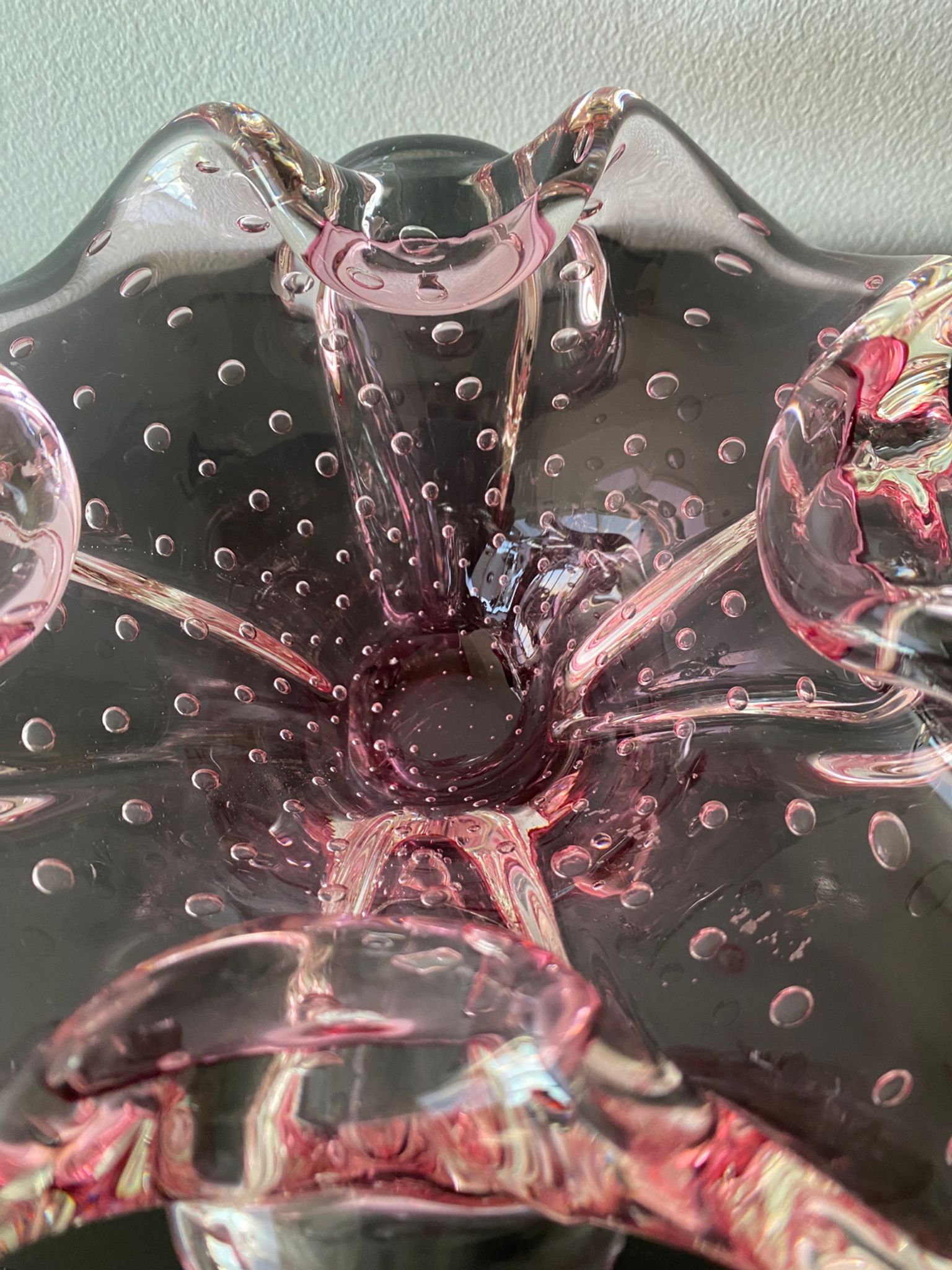 Vintage pink empty pocket ashtray in Murano by Barovier and Toso