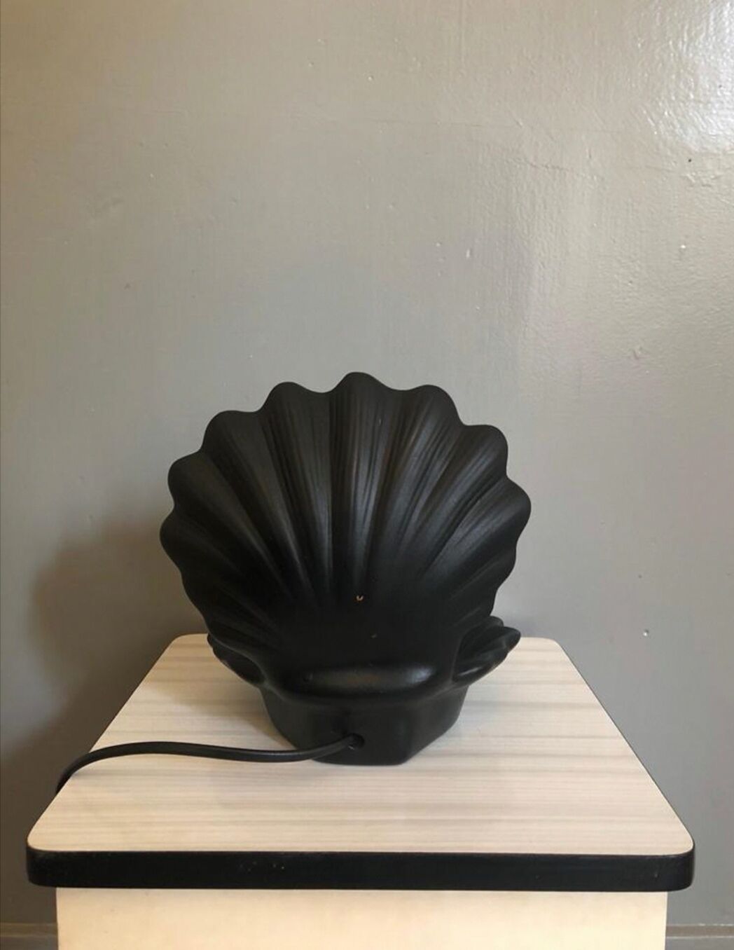 Ceramic shell lamp and vintage opaline