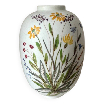 Vase en céramique avec des fleurs sauvages peintes à la main par Lars Thorén pour Rörstrand, années 1960.