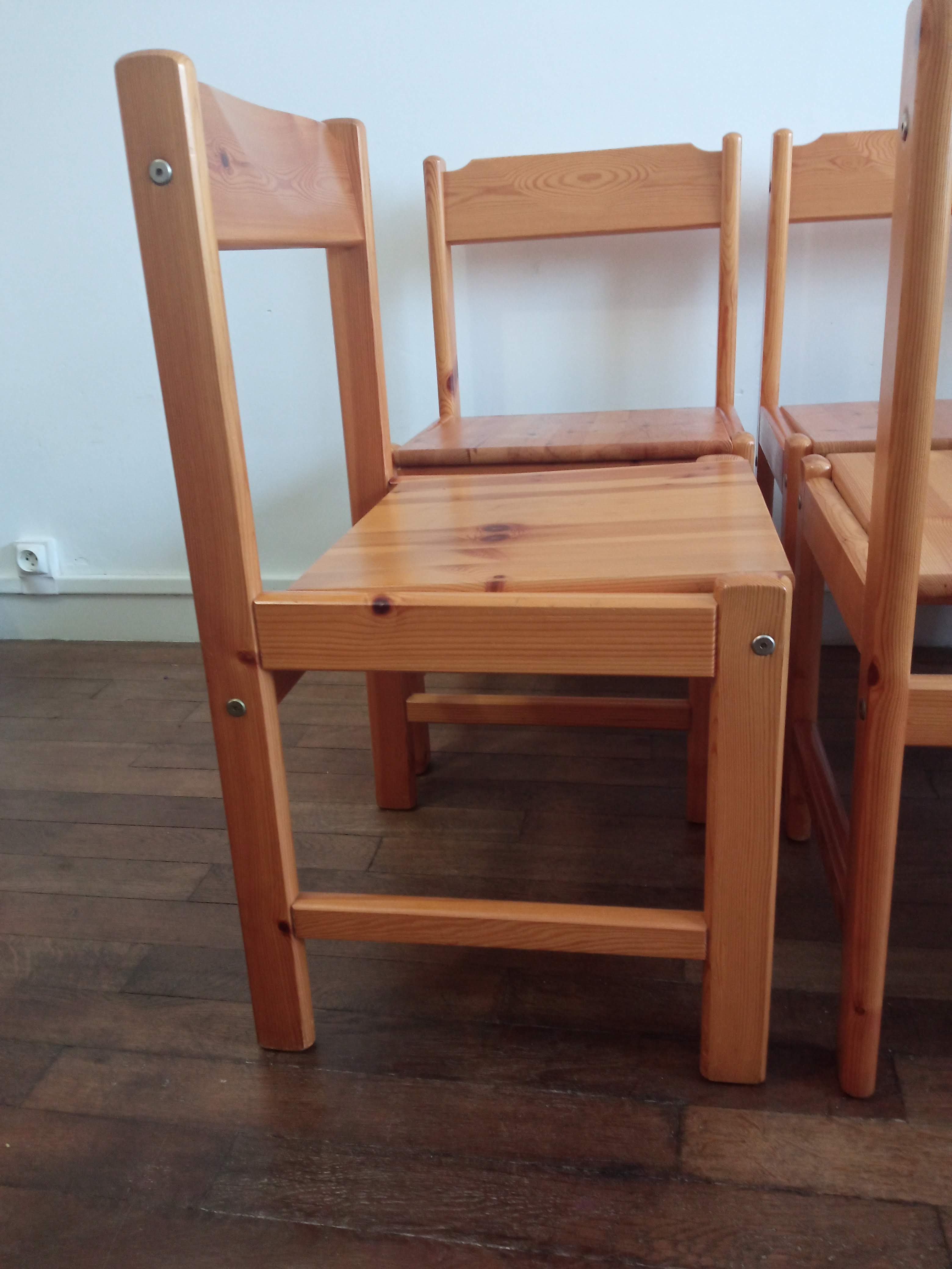 Series of 6 pine chairs 1980