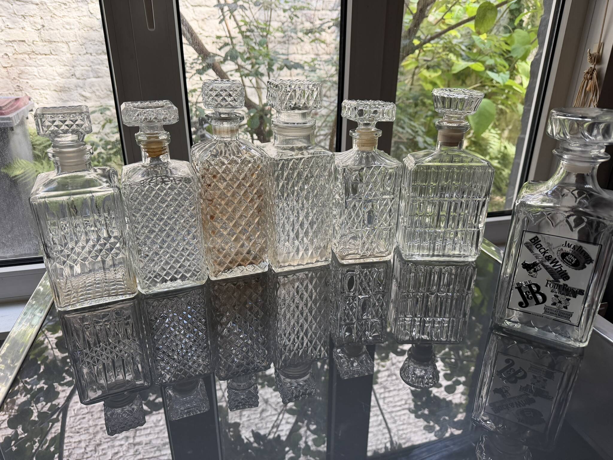Bar complet - 7 carafes / flacons à spiritueux