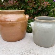 Light grey ceramic jar