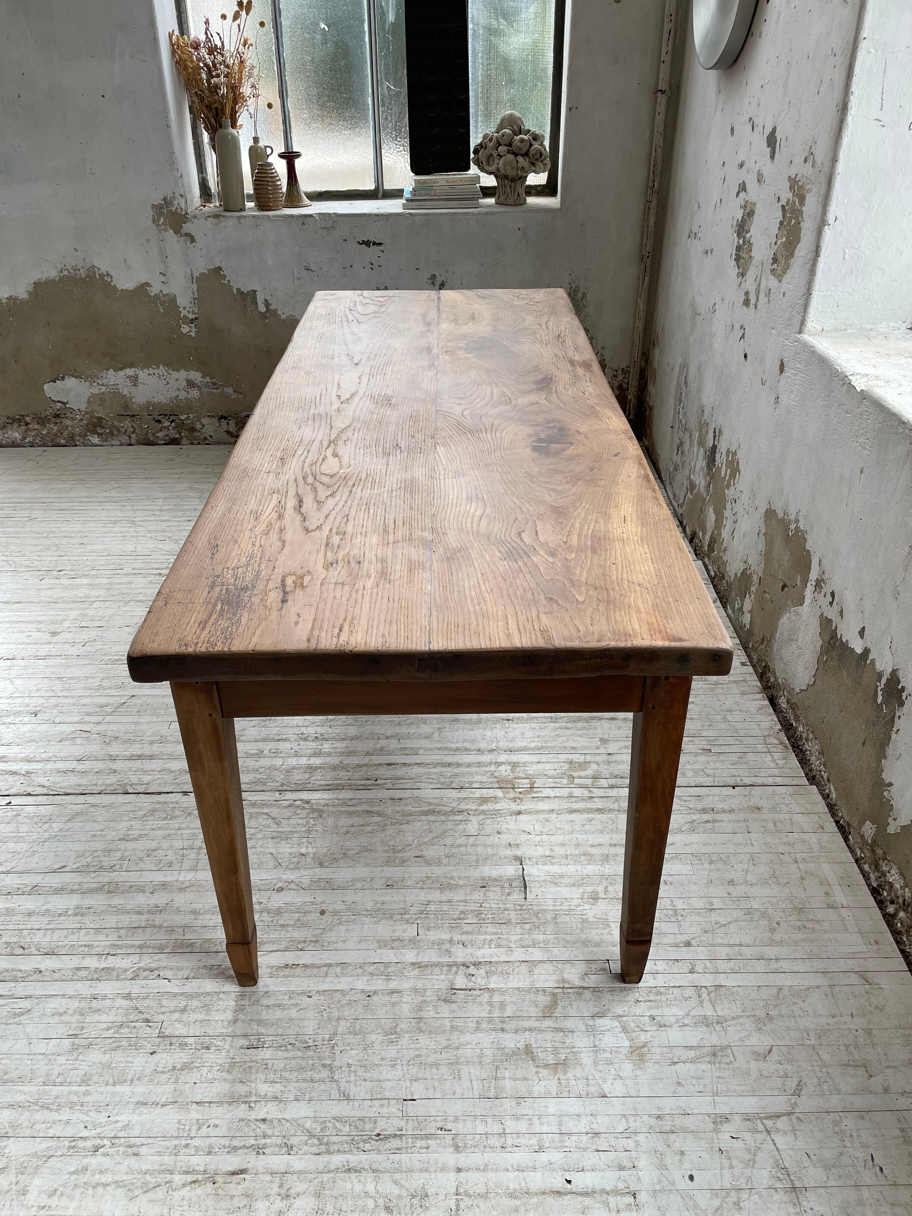 Farmhouse table in oak and walnut 2m
