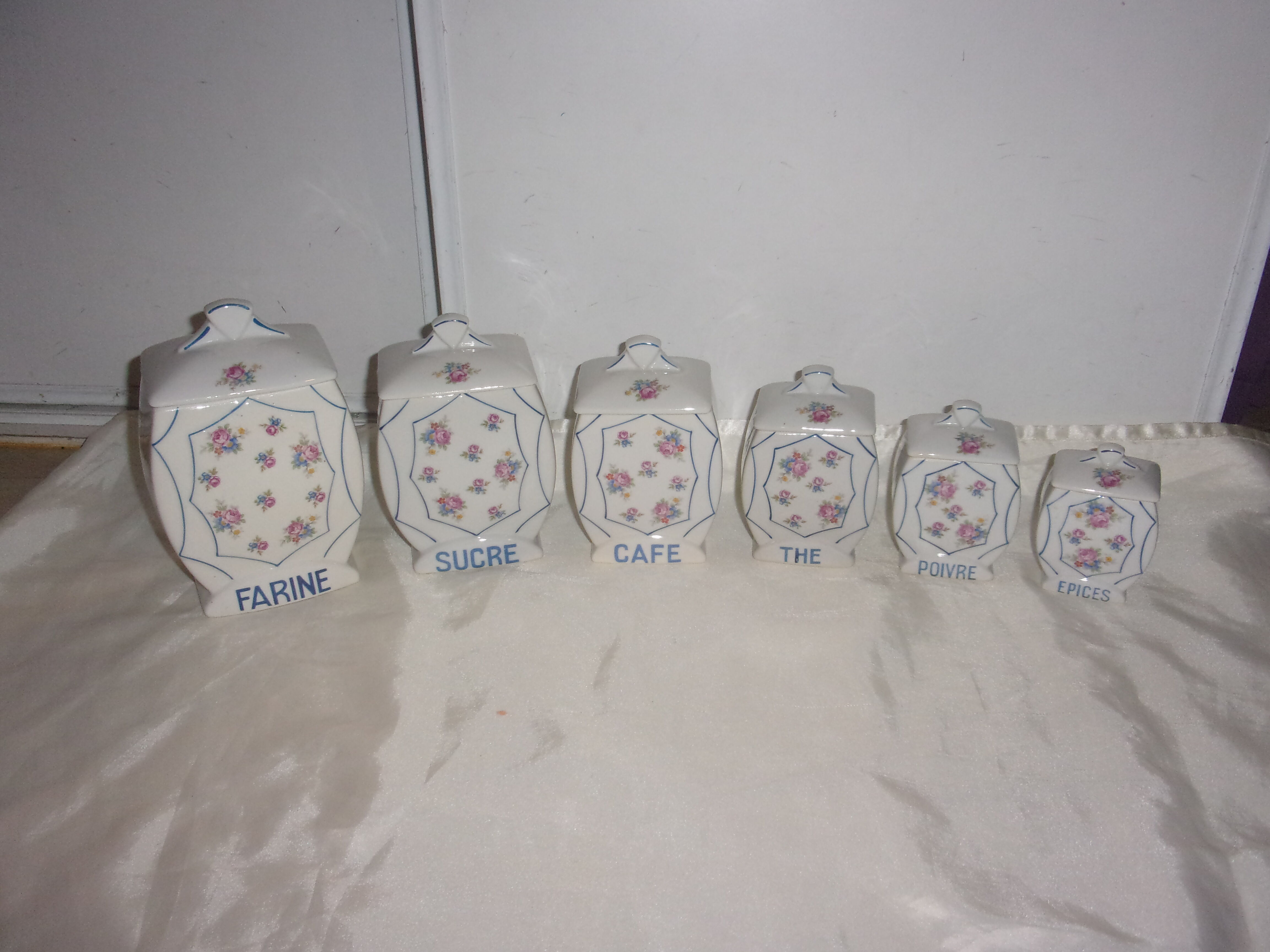 6 spice jars year 1910-1930