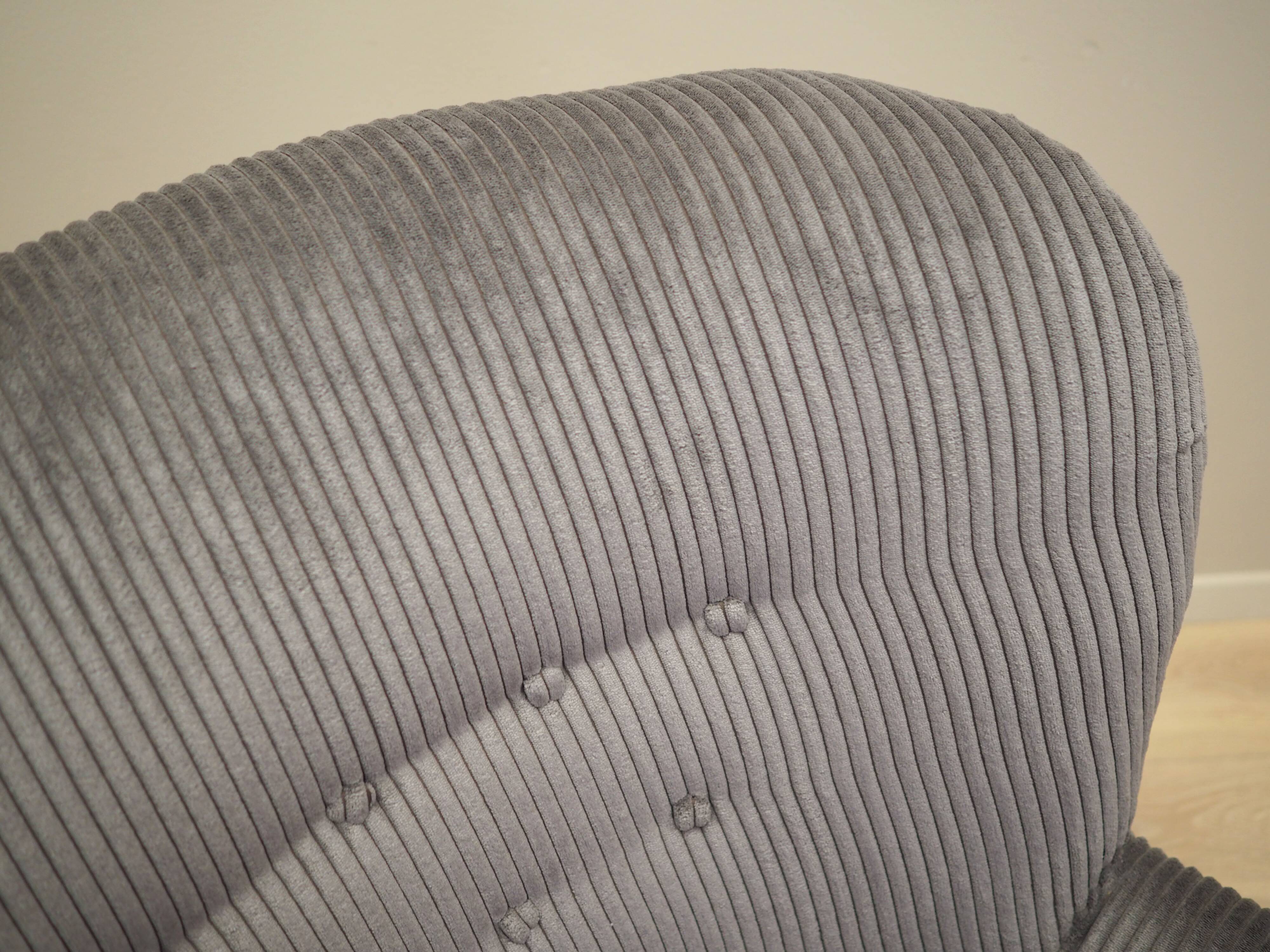 Fauteuil gris, design scandinave, production : Danemark