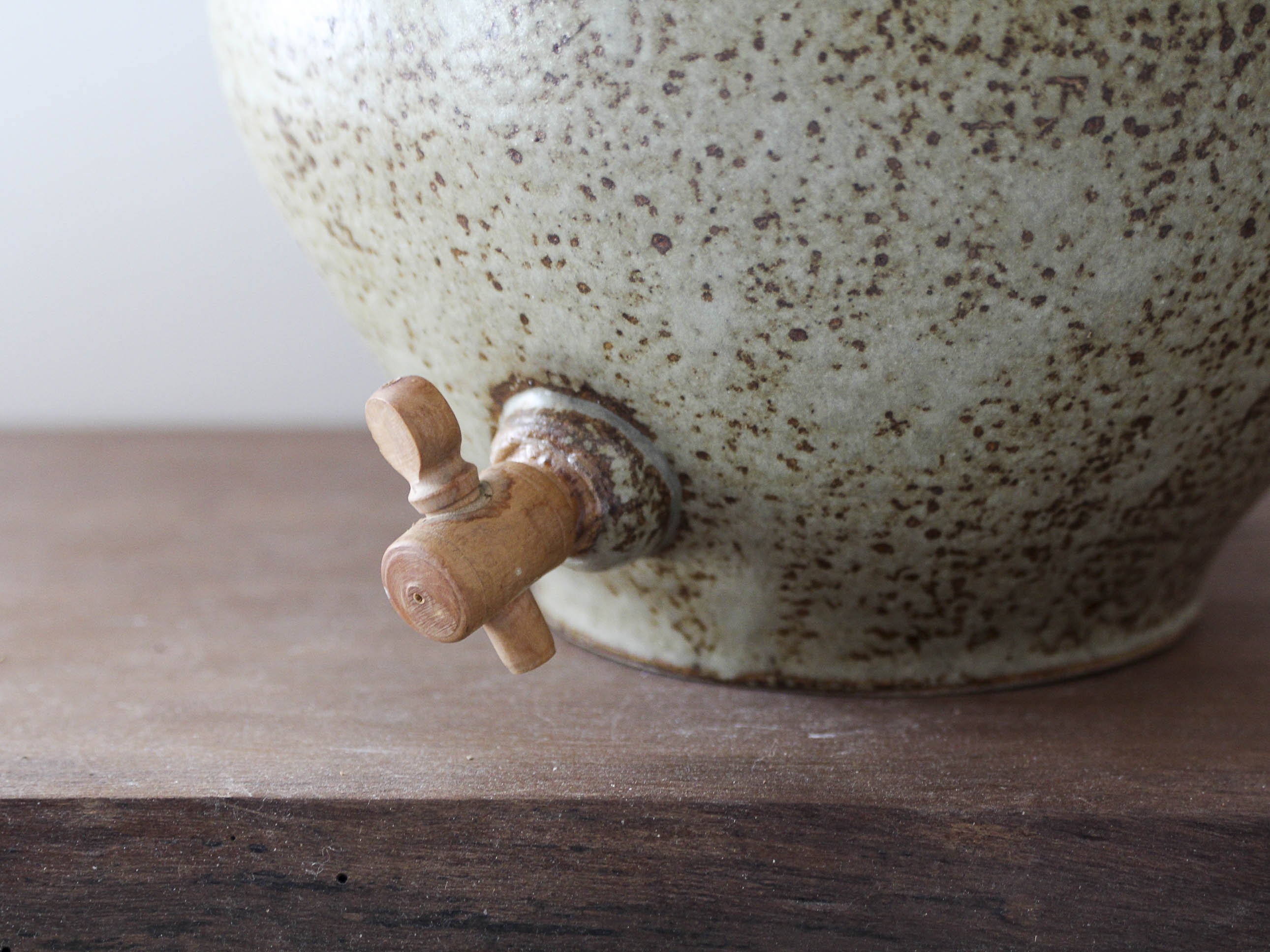 Keraluc stoneware vine