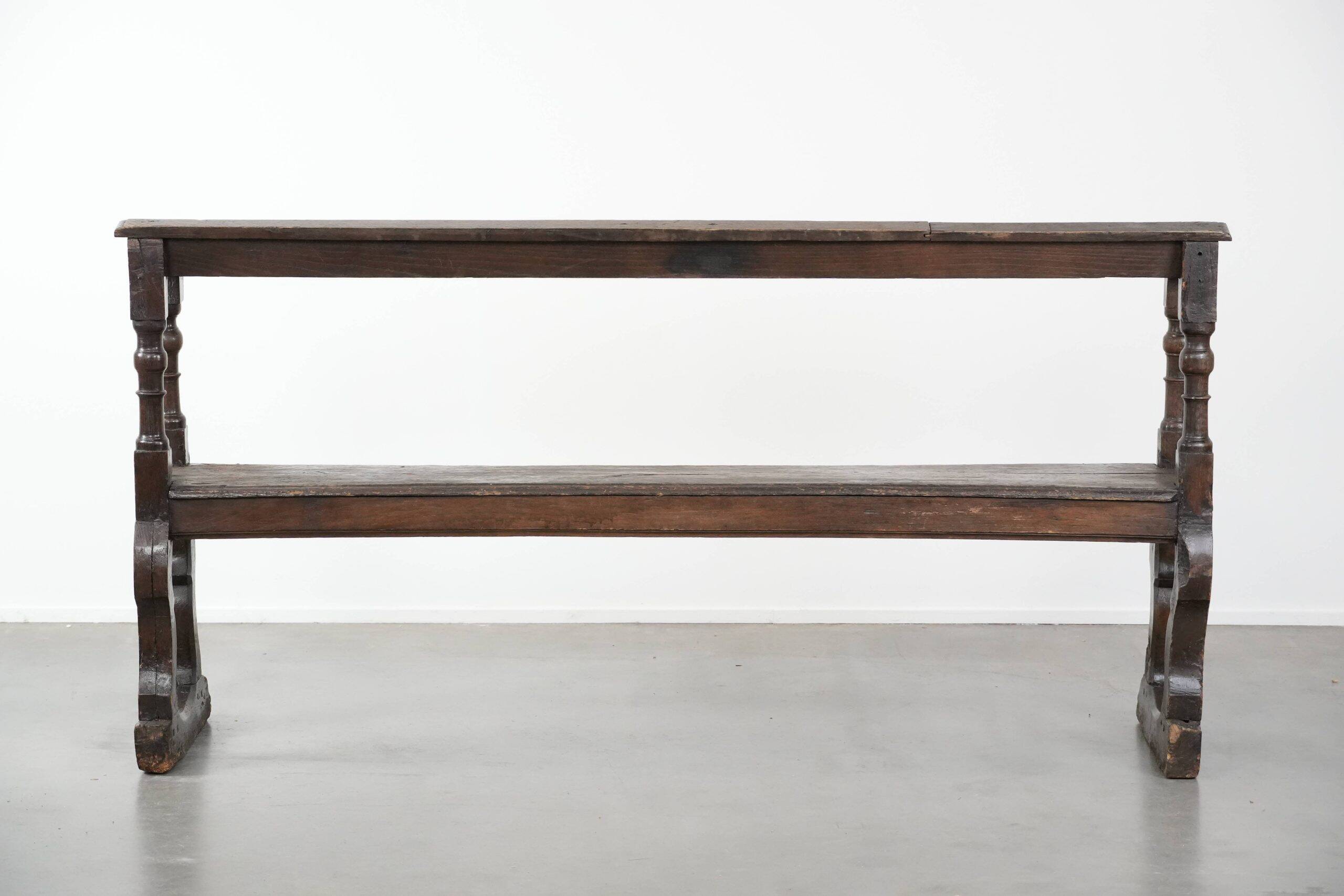 Antique English early 19th century hall bench made of oak