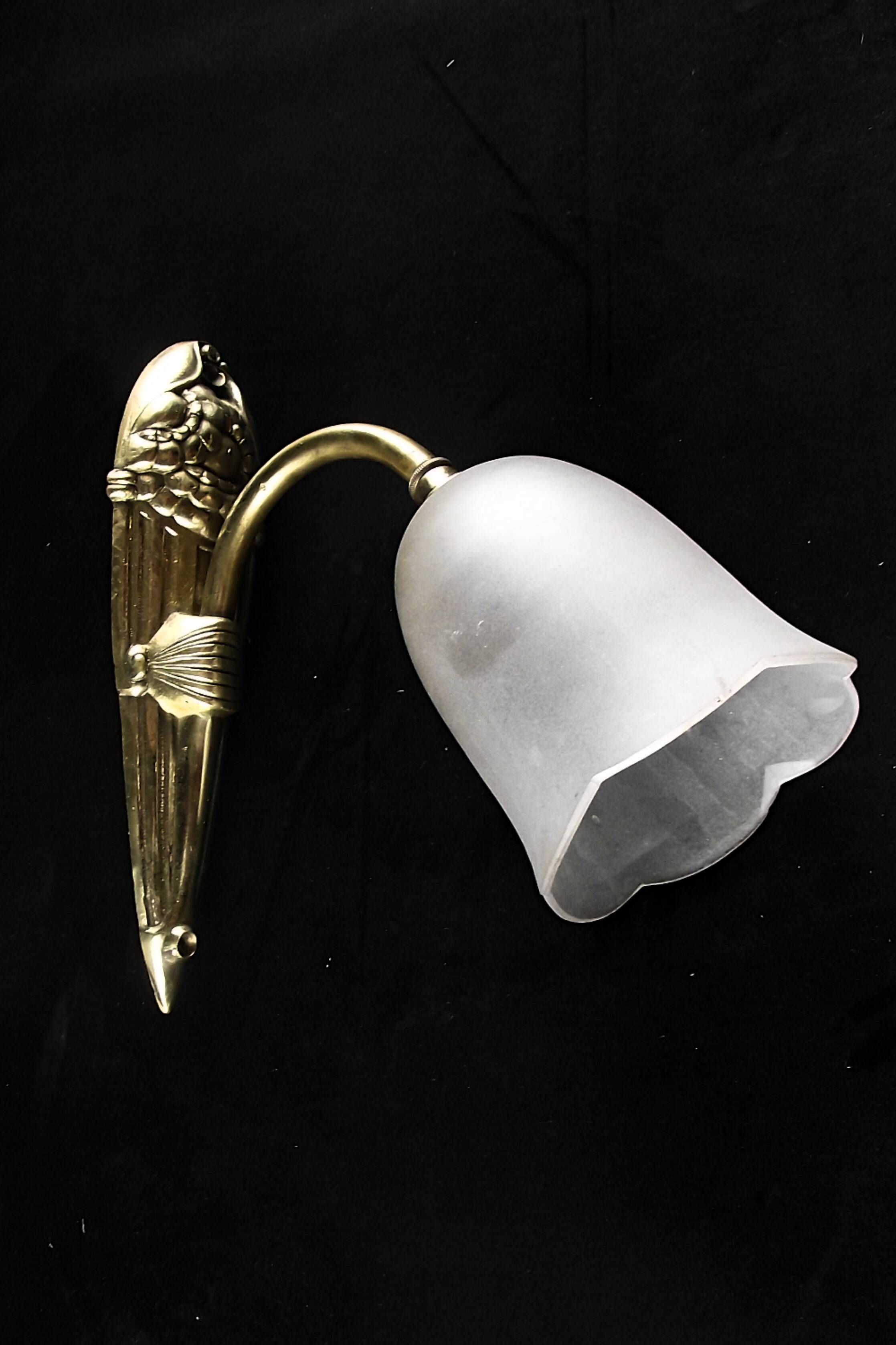 Art Deco wall light