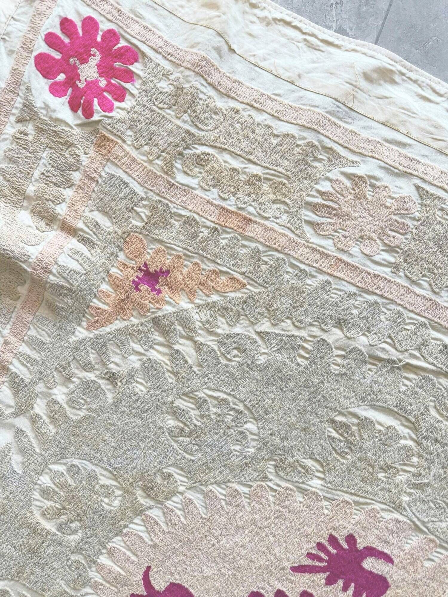 Vintage hand-embroidered tablecloth 150x156 cm