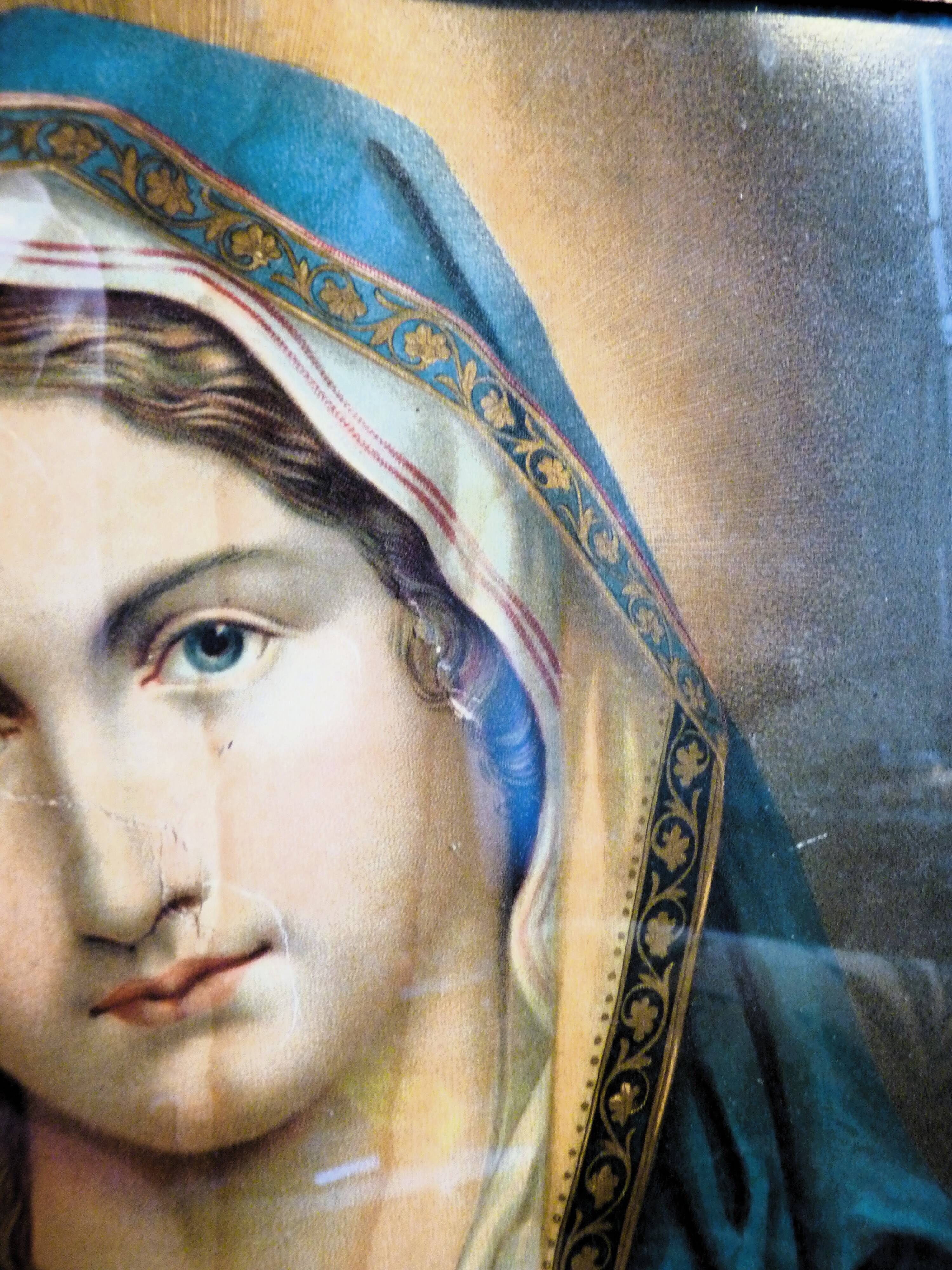 Painting Golden frame Virgin Mary immaculate heart