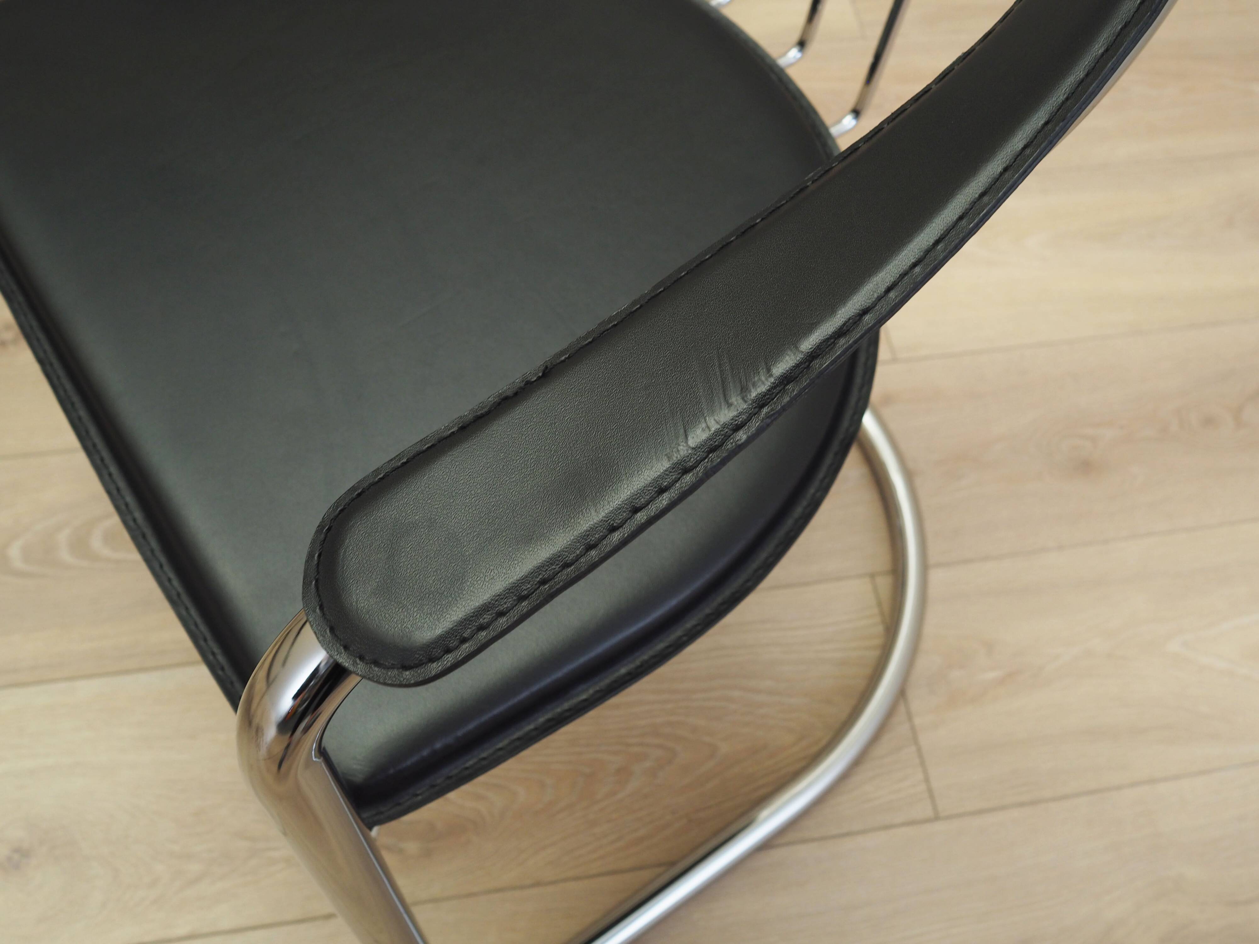 Set of four chairs, Italian design, 1980s, production: Italy